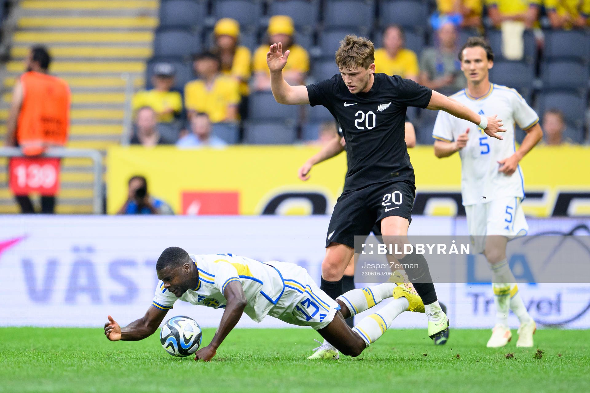 Ken Sema of Sweden and Callum Mccowatt of New Zealand