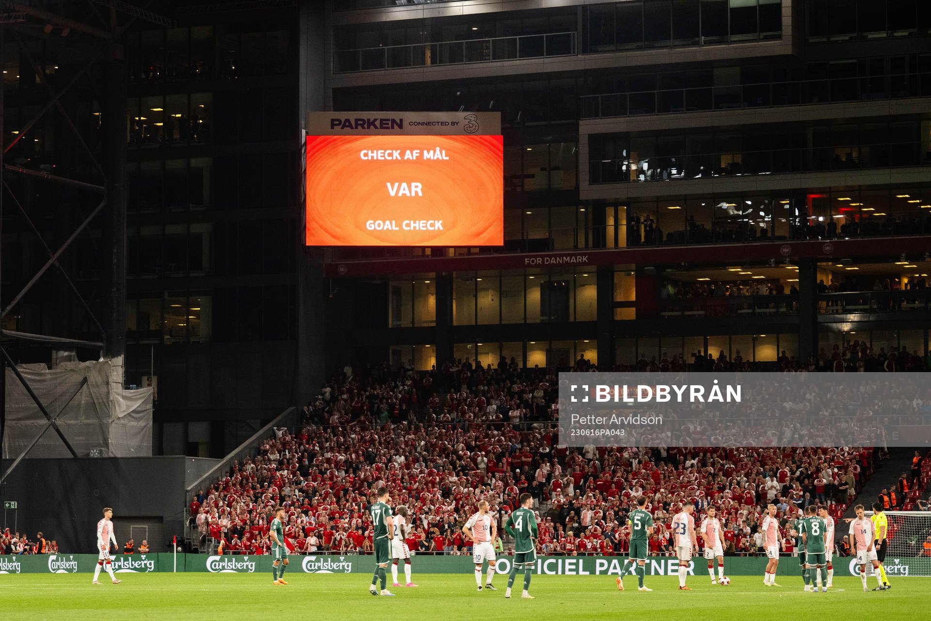 The 1-1 goal is disallowed due to a VAR-review