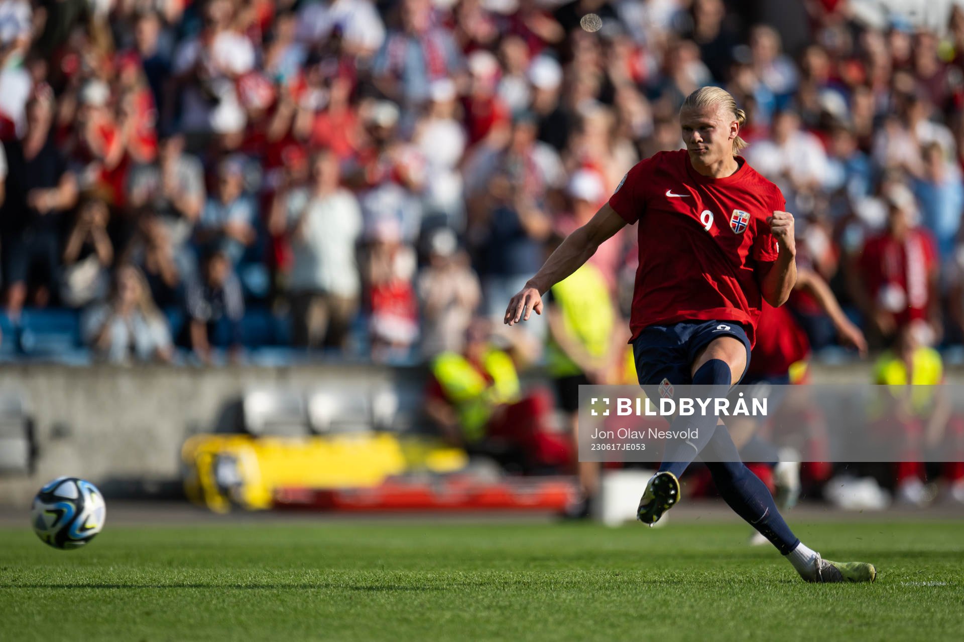 Erling Braut Haaland of Norway scores 1-0