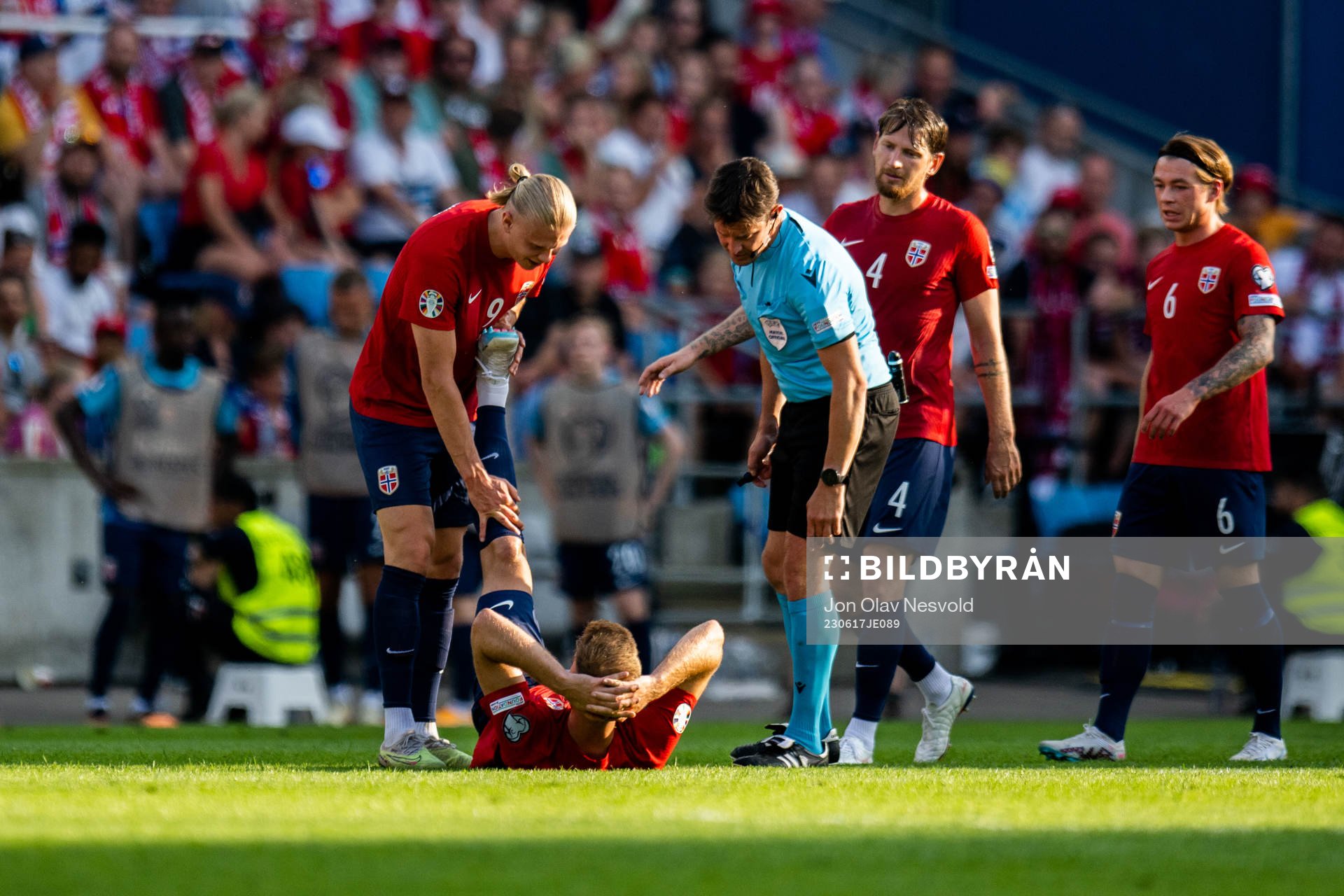 Erling Braut Haaland, Alexander Sørloth, referee Matej
