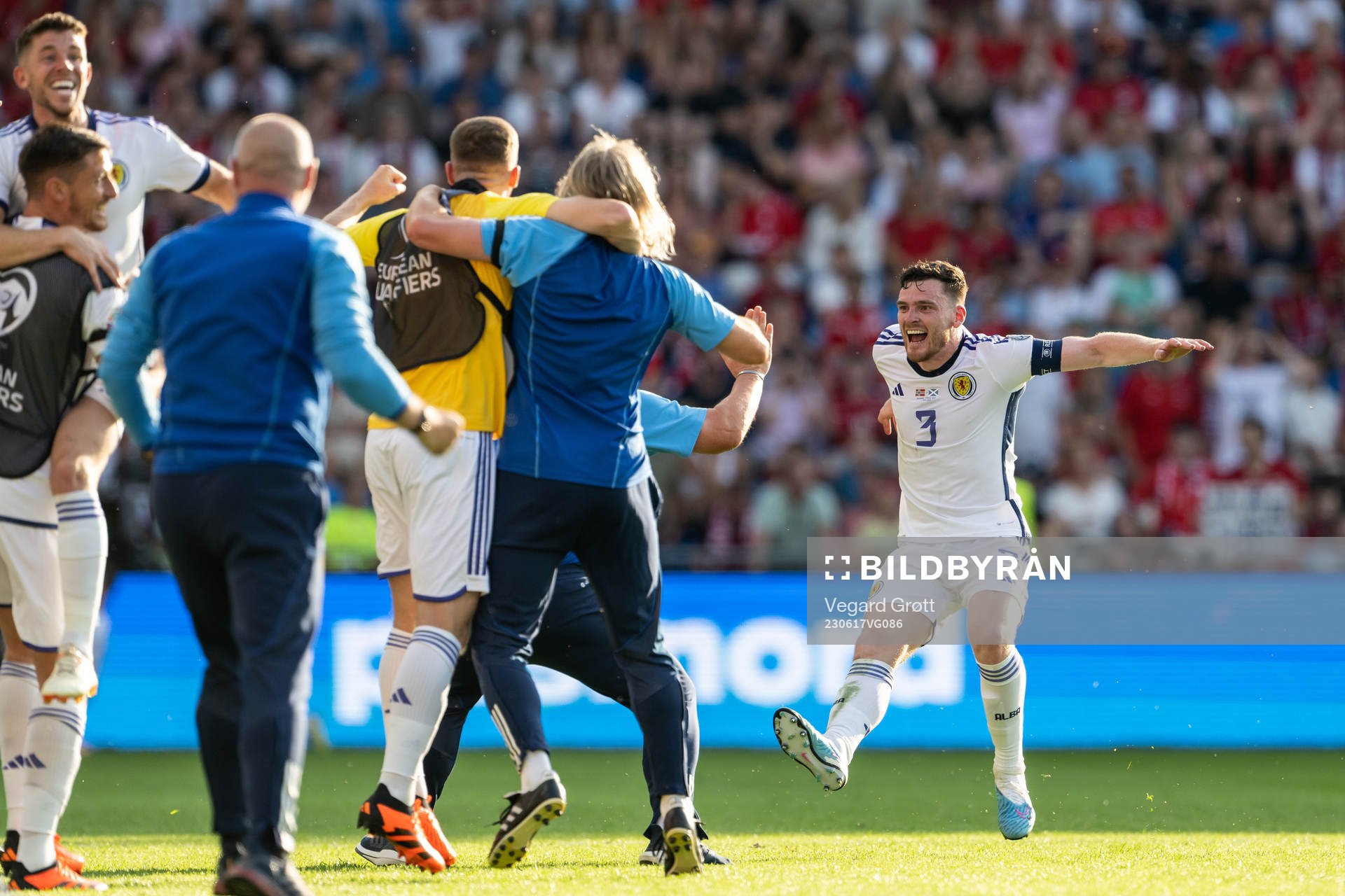 Andrew Robertson of Scotland celebrates