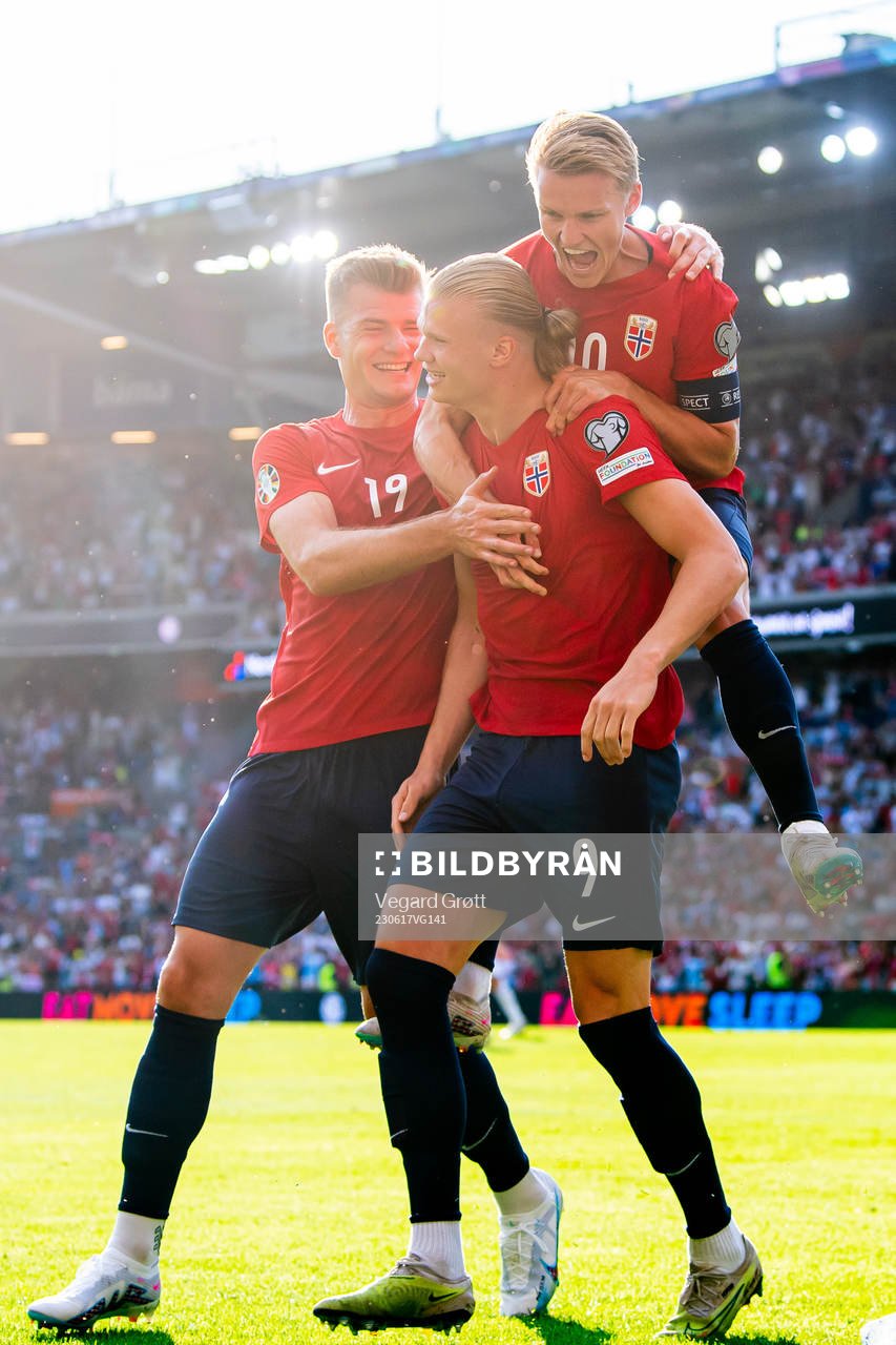 Erling Braut Haaland of Norway celebrates with teammates