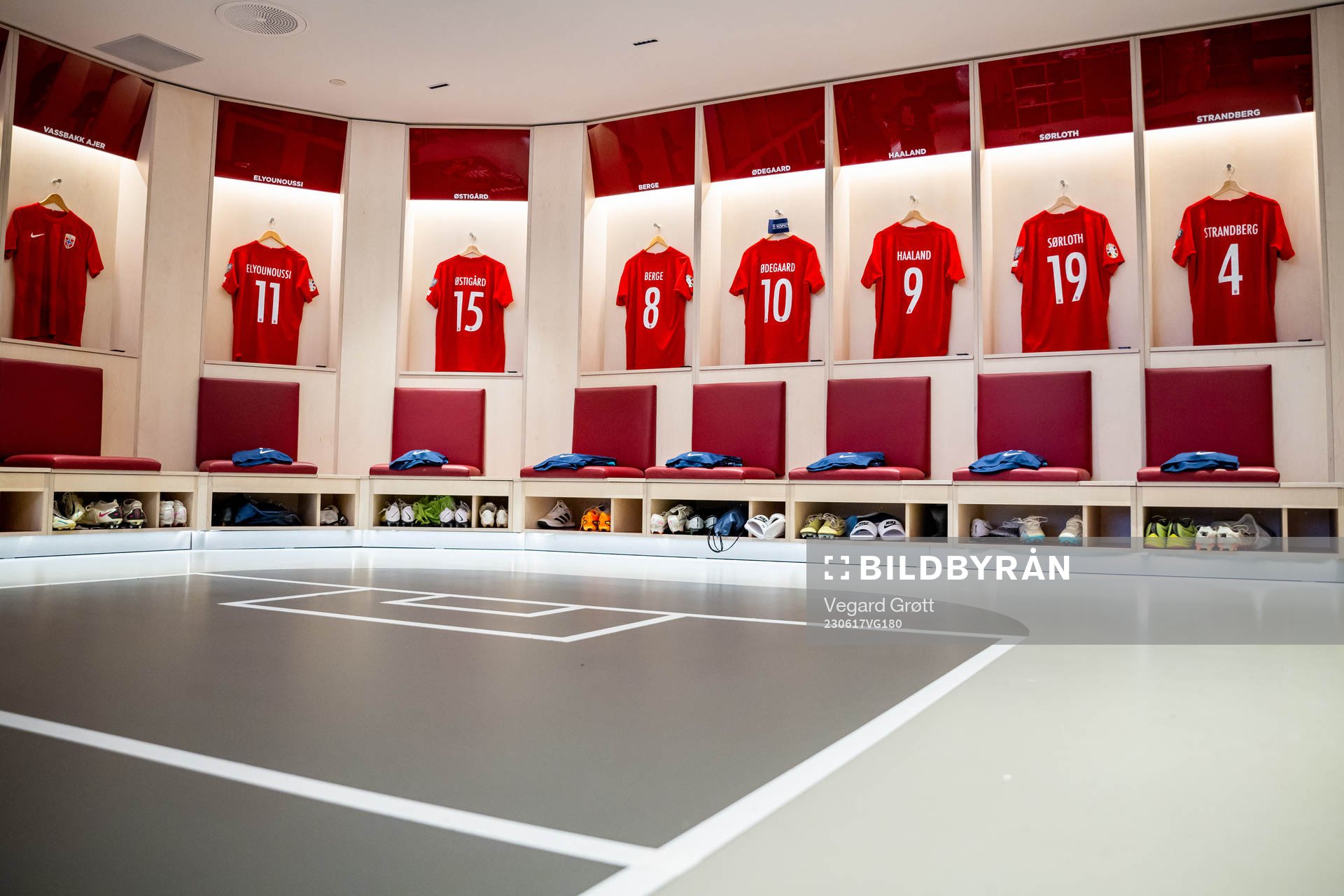 The kits of Mohamed Elyounoussi, Leo Skiri Østigård,