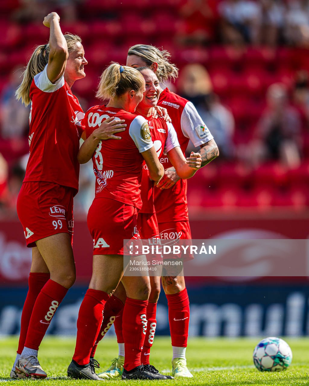 Marit Bratberg Lund of Brann celebrates