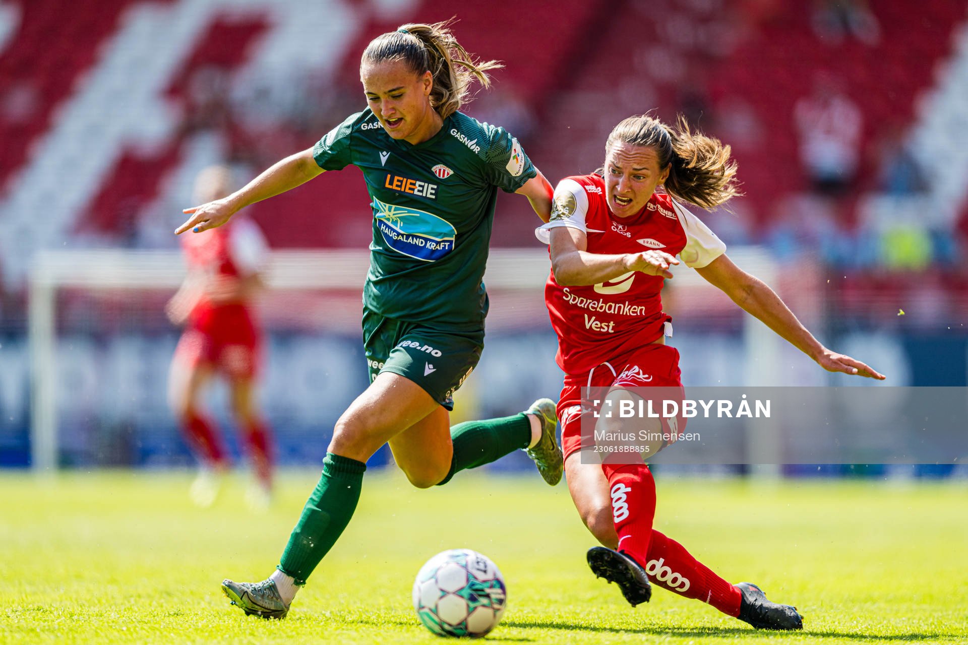 Selma Løvås of Avaldsnes and Marit Bratberg Lund of Brann during the Toppserien football match between Brann and Avaldsnes on June 18, 2023 in Bergen.