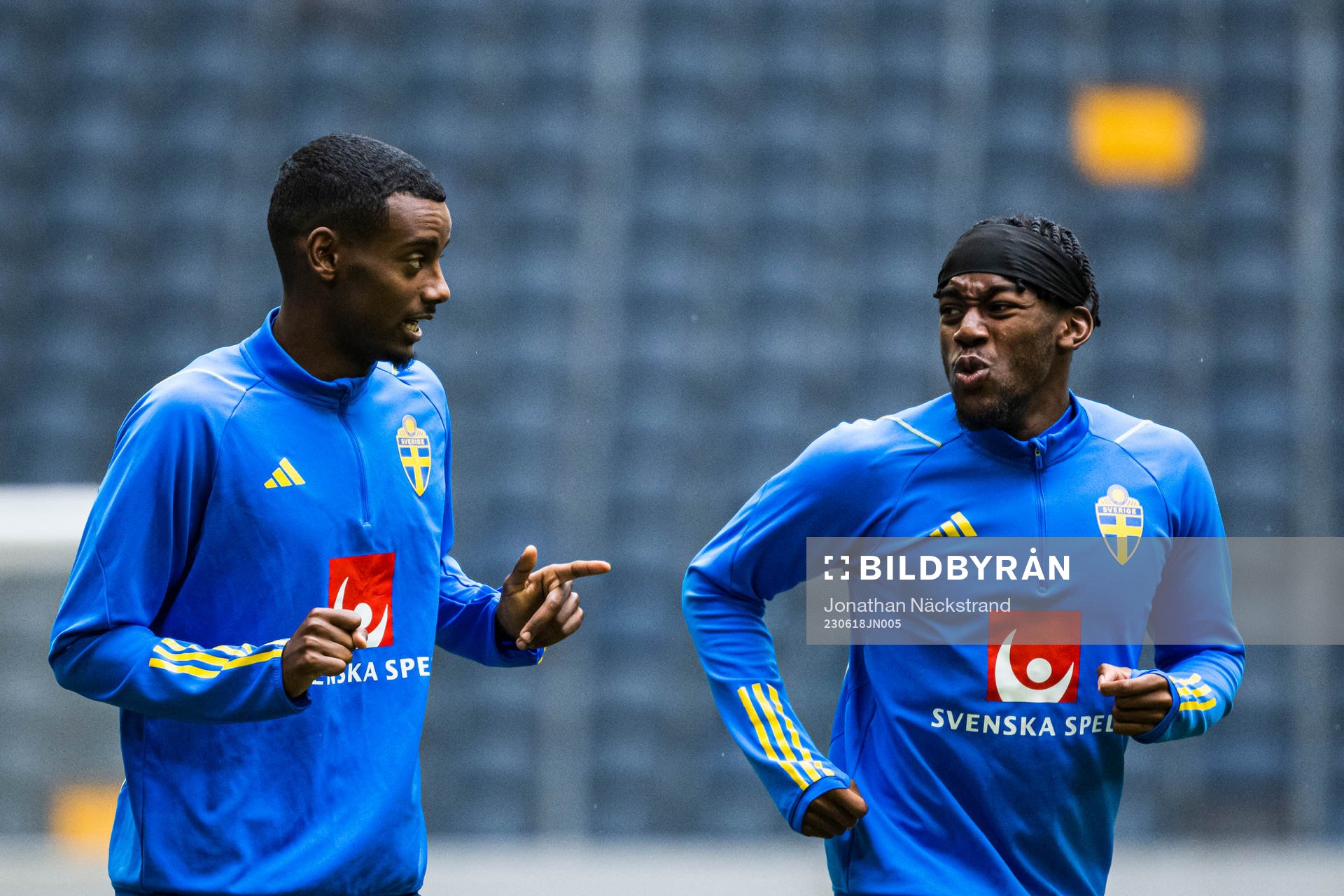 Alexander Isak and Anthony Elanga of the Swedish national