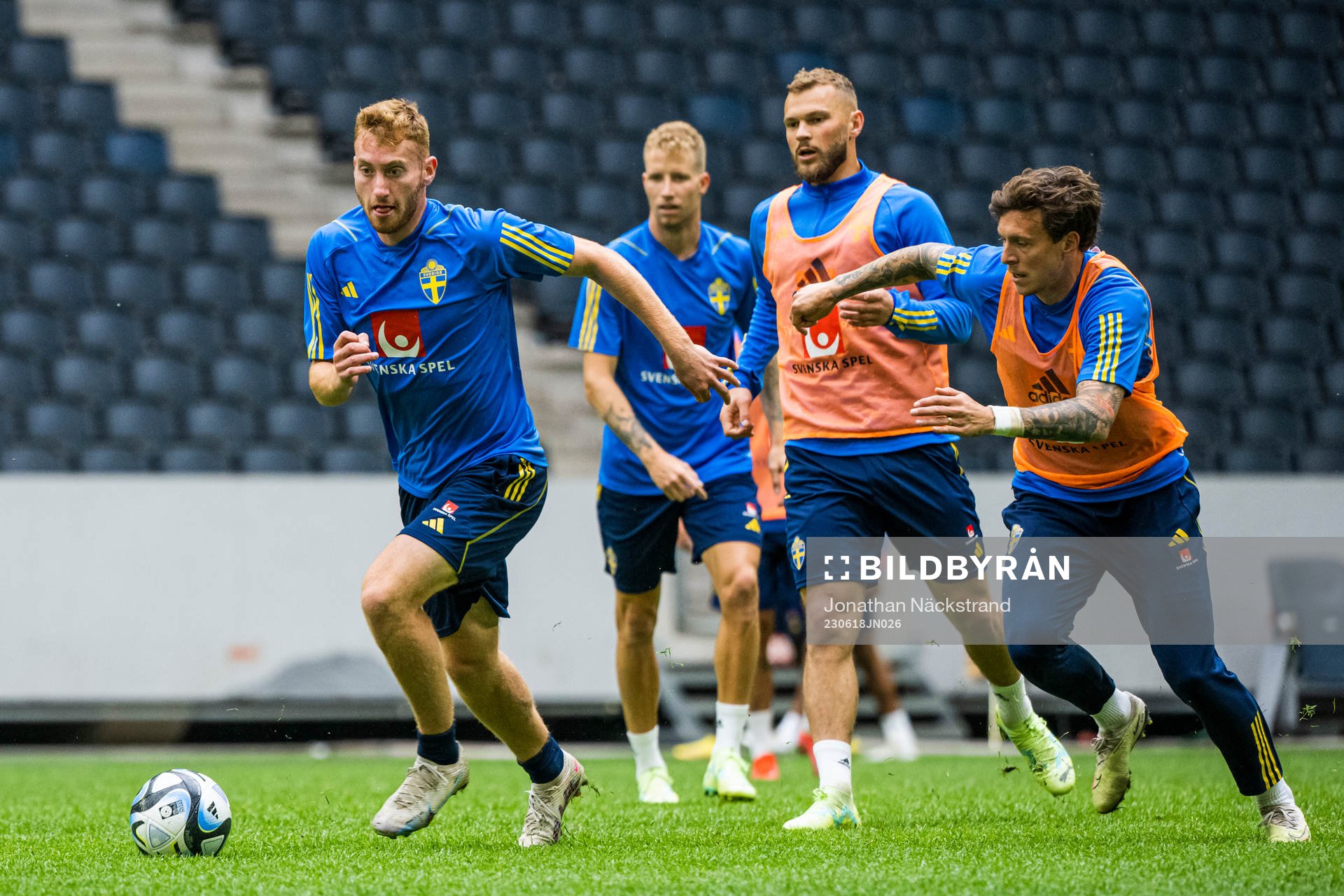 Dejan Kulusevski and Victor Nilsson Lindelöf of the