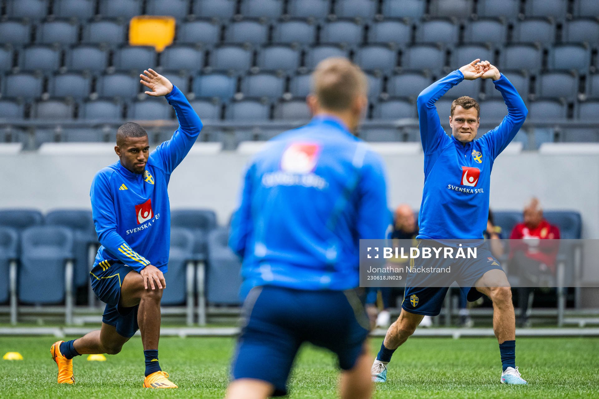 Viktor Claesson and Isak Hien of the Swedish national