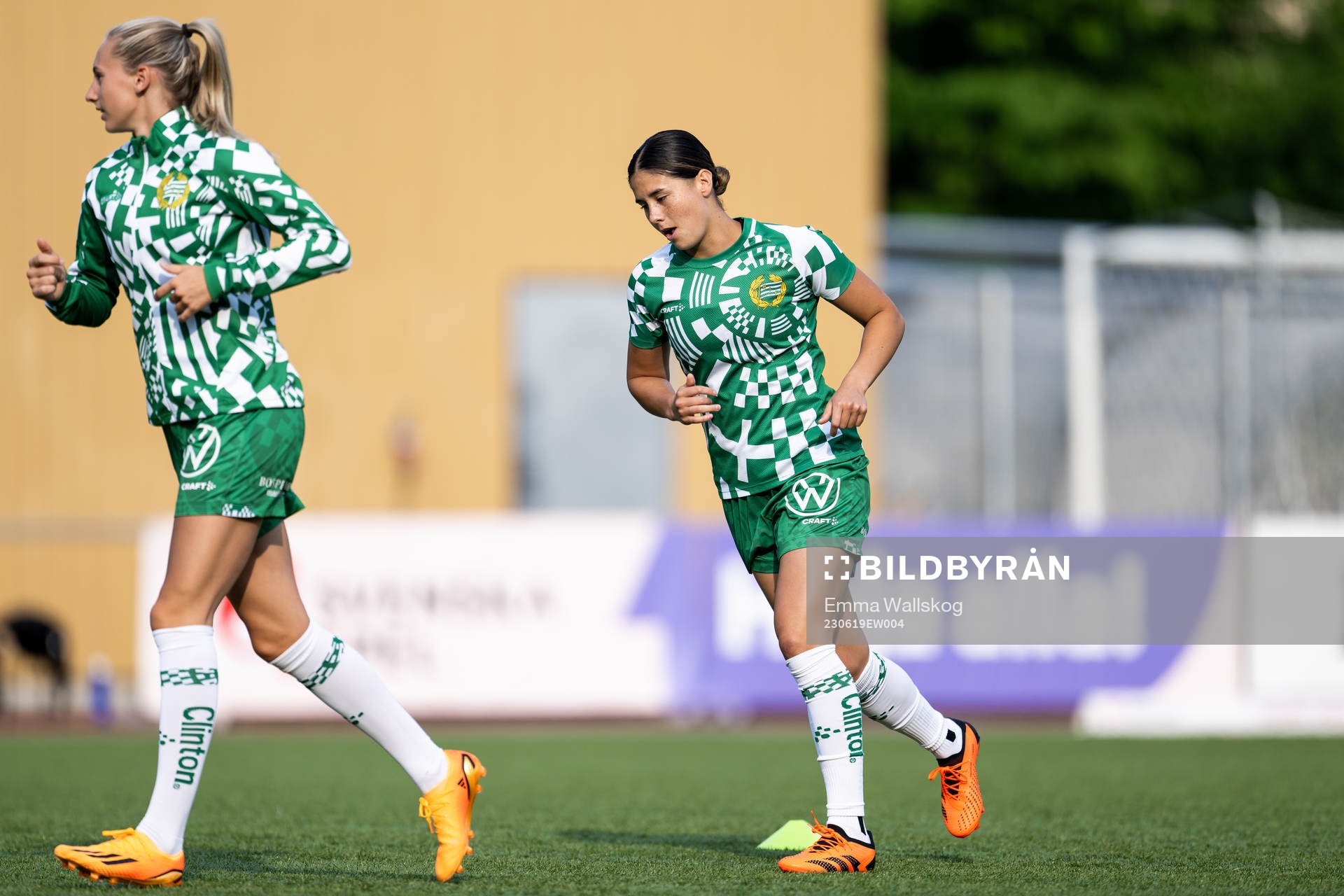 Hammarbys Ellen Wangerheim och Kyra Cooney-Cross värmer upp