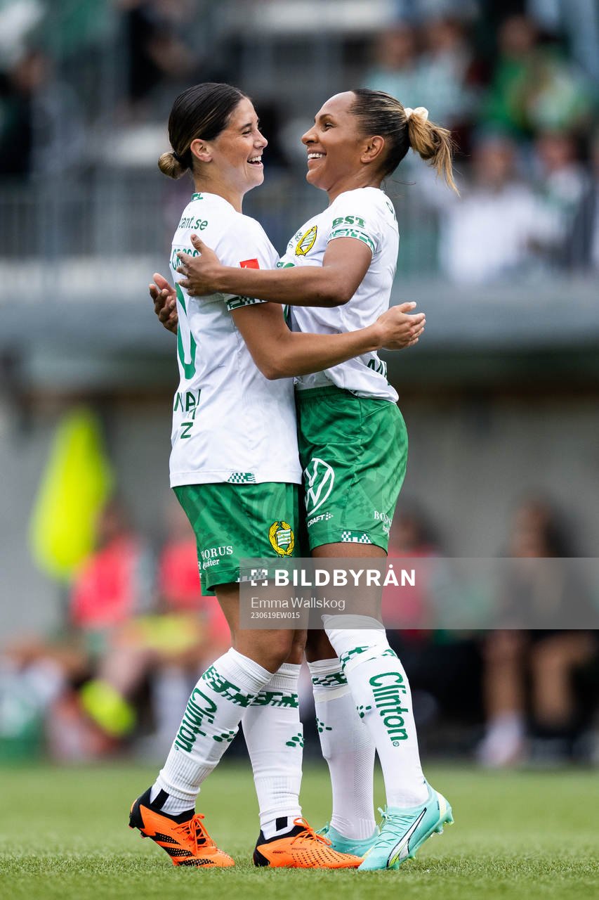 Hammarbys Kyra Cooney-Cross och Madelen Janogy jublar