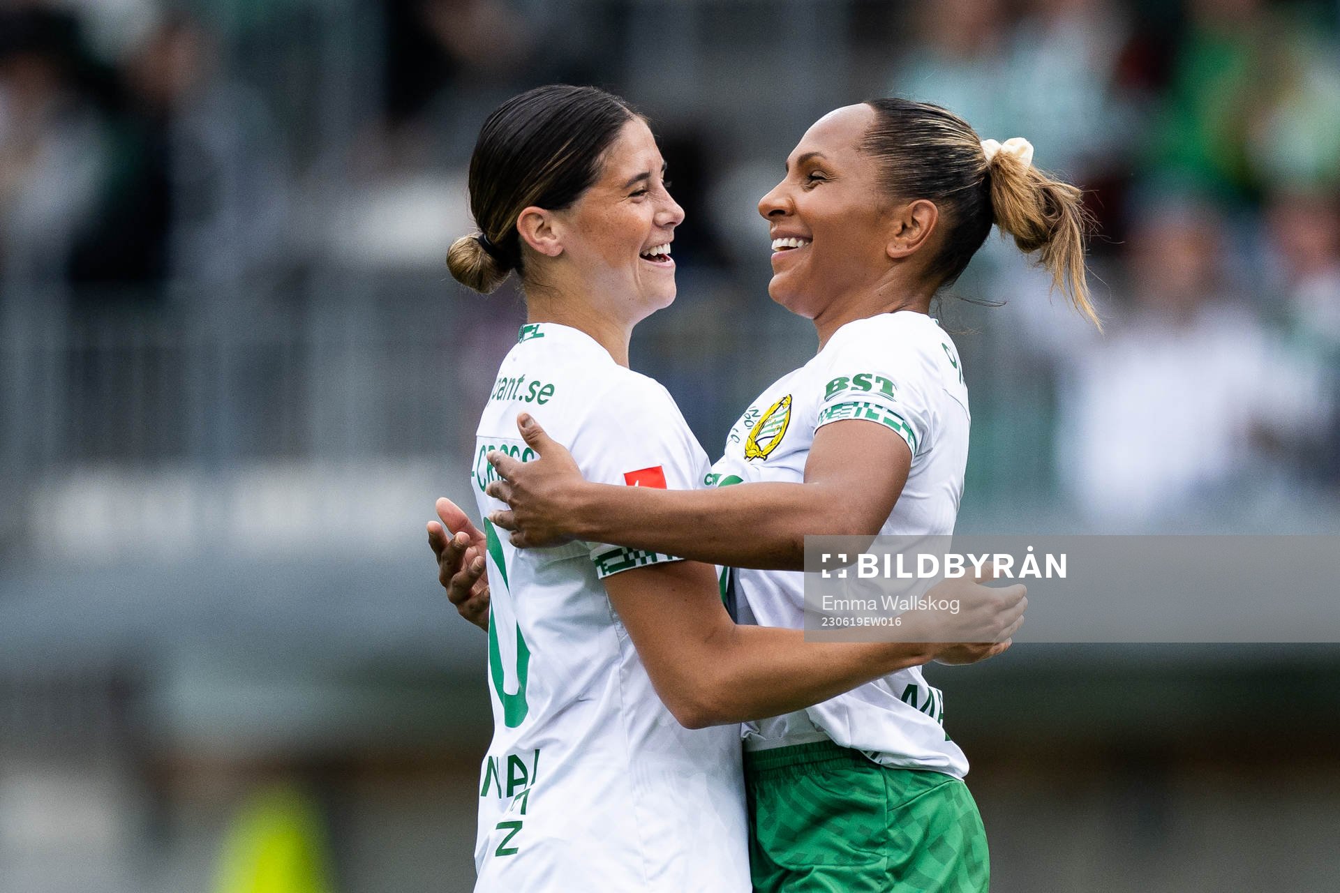 Hammarbys Kyra Cooney-Cross och Madelen Janogy jublar
