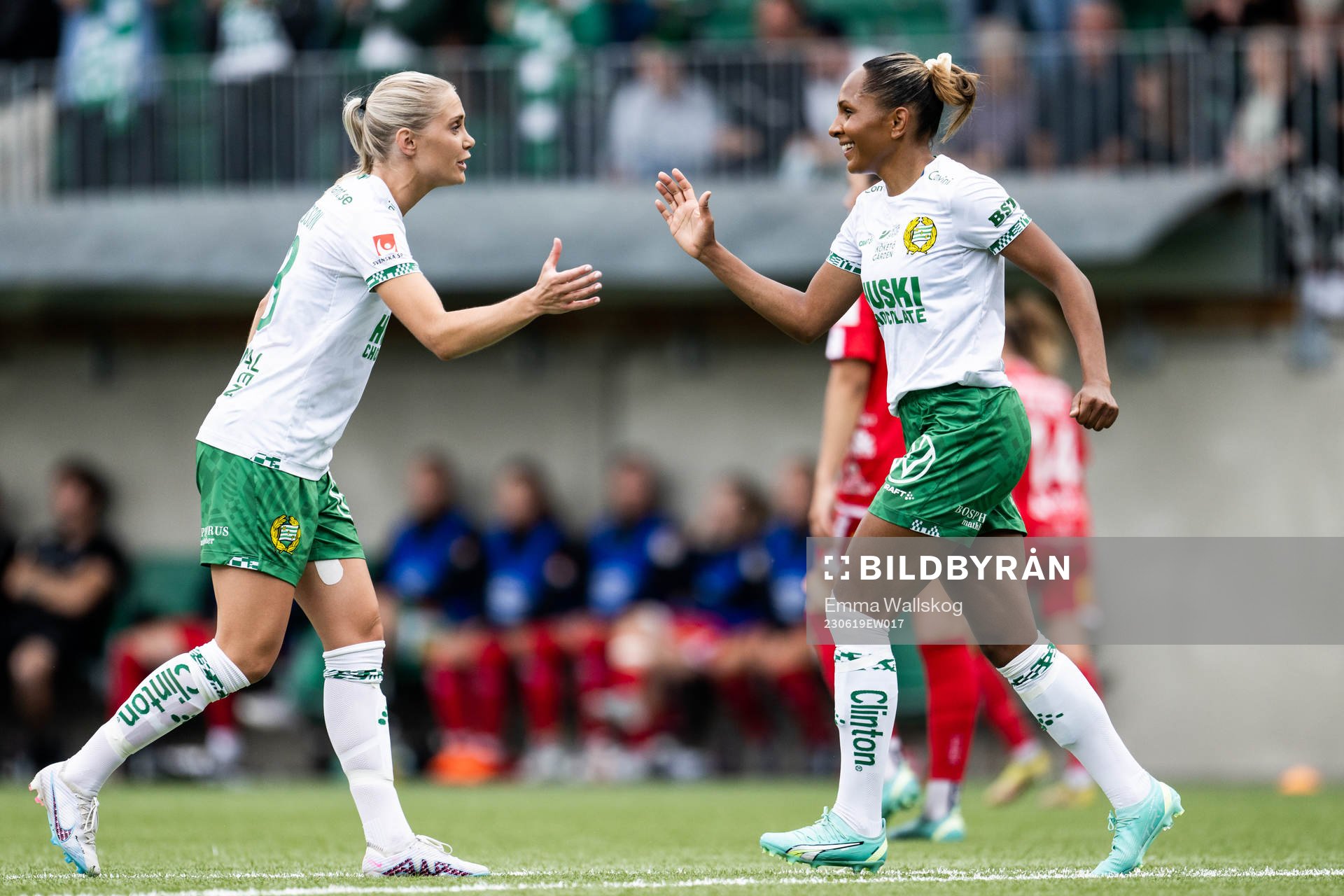 Hammarbys Alice Carlsson och Madelen Janogy jublar