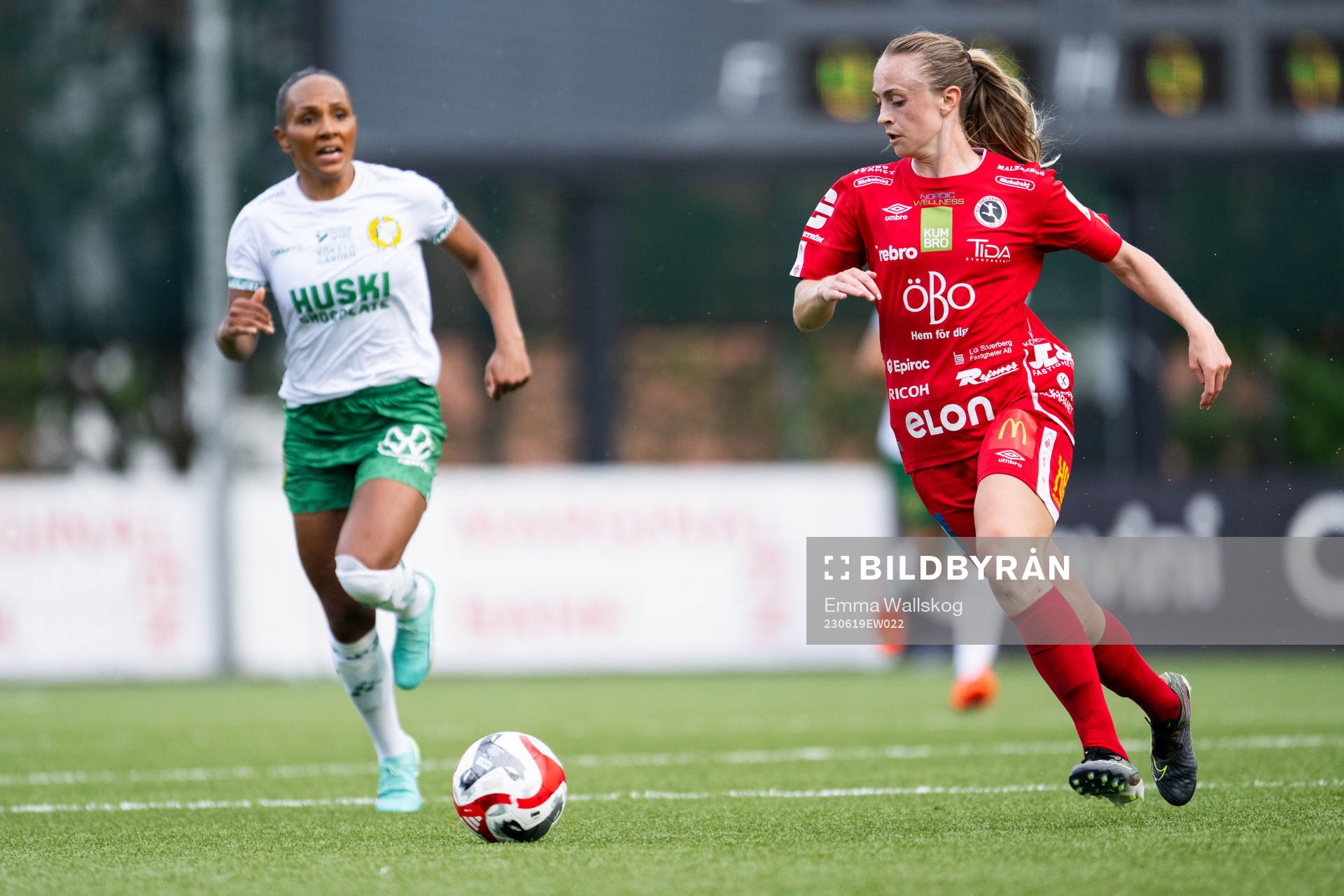 Hammarbys Madelen Janogy och Örebros Michaela Kovacs
