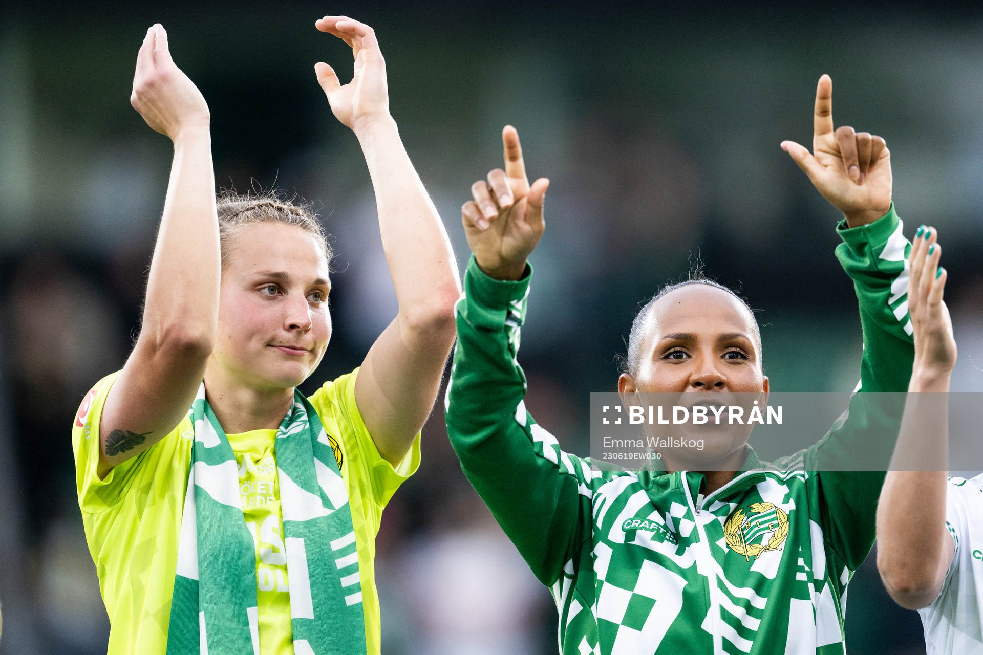 Hammarbys målvakt Anna Tamminen och Madelen Janogy jublar efter fotbollsmatchen i Damallsvenskan mellan Hammarby och Örebro den 19 juni 2023 i Stockholm.