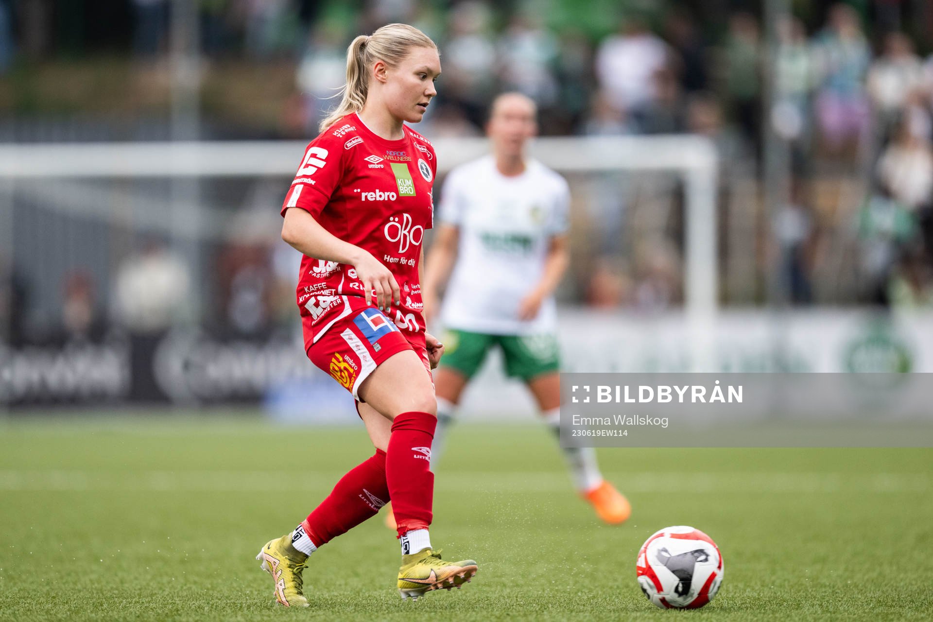 Örebros Emma Peuhkurinen under fotbollsmatchen i Damallsvenskan mellan Hammarby och Örebro den 19 juni 2023 i Stockholm. 