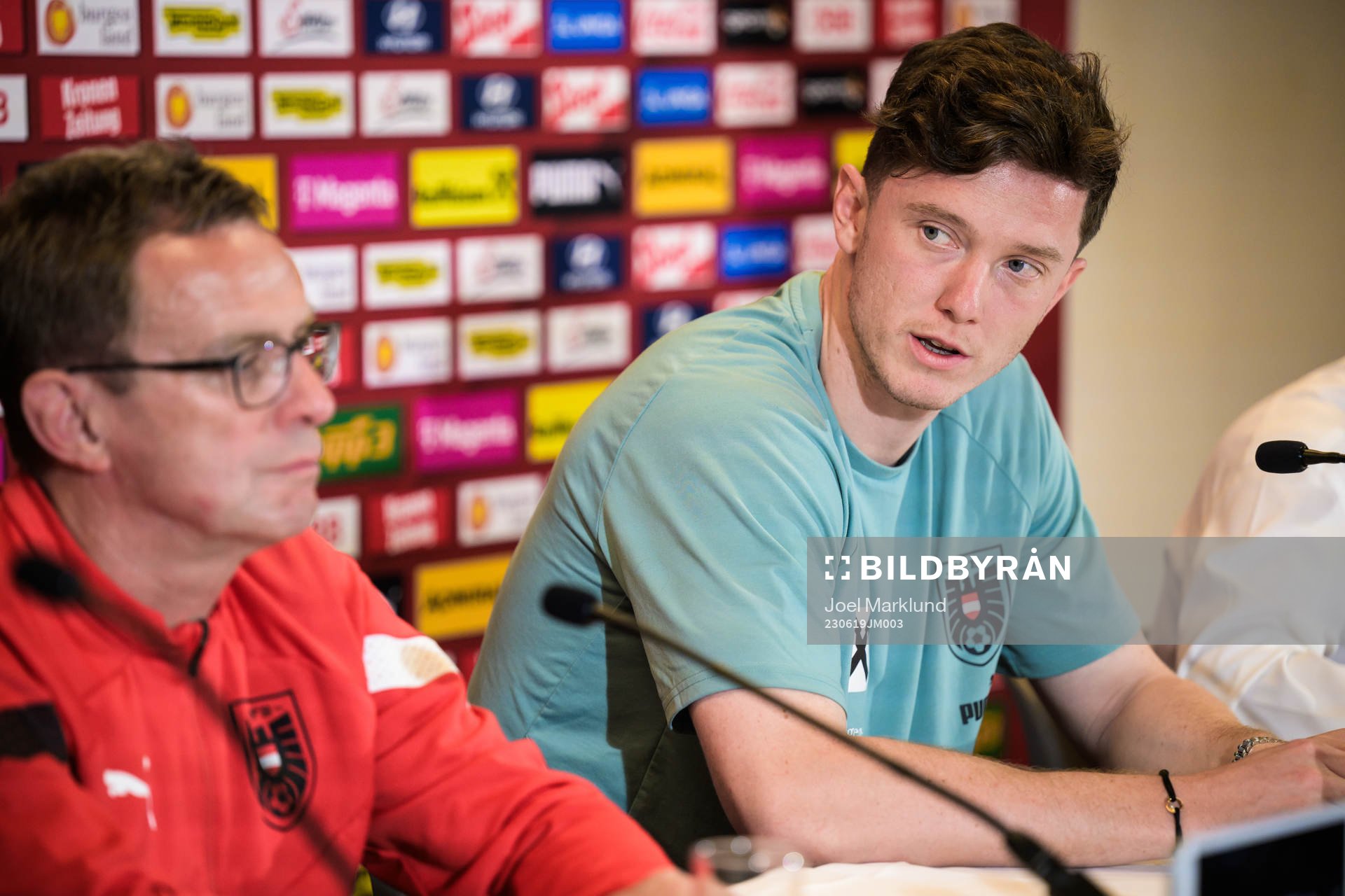 Head coach Ralf Rangnick and Michael Gregoritsch of the