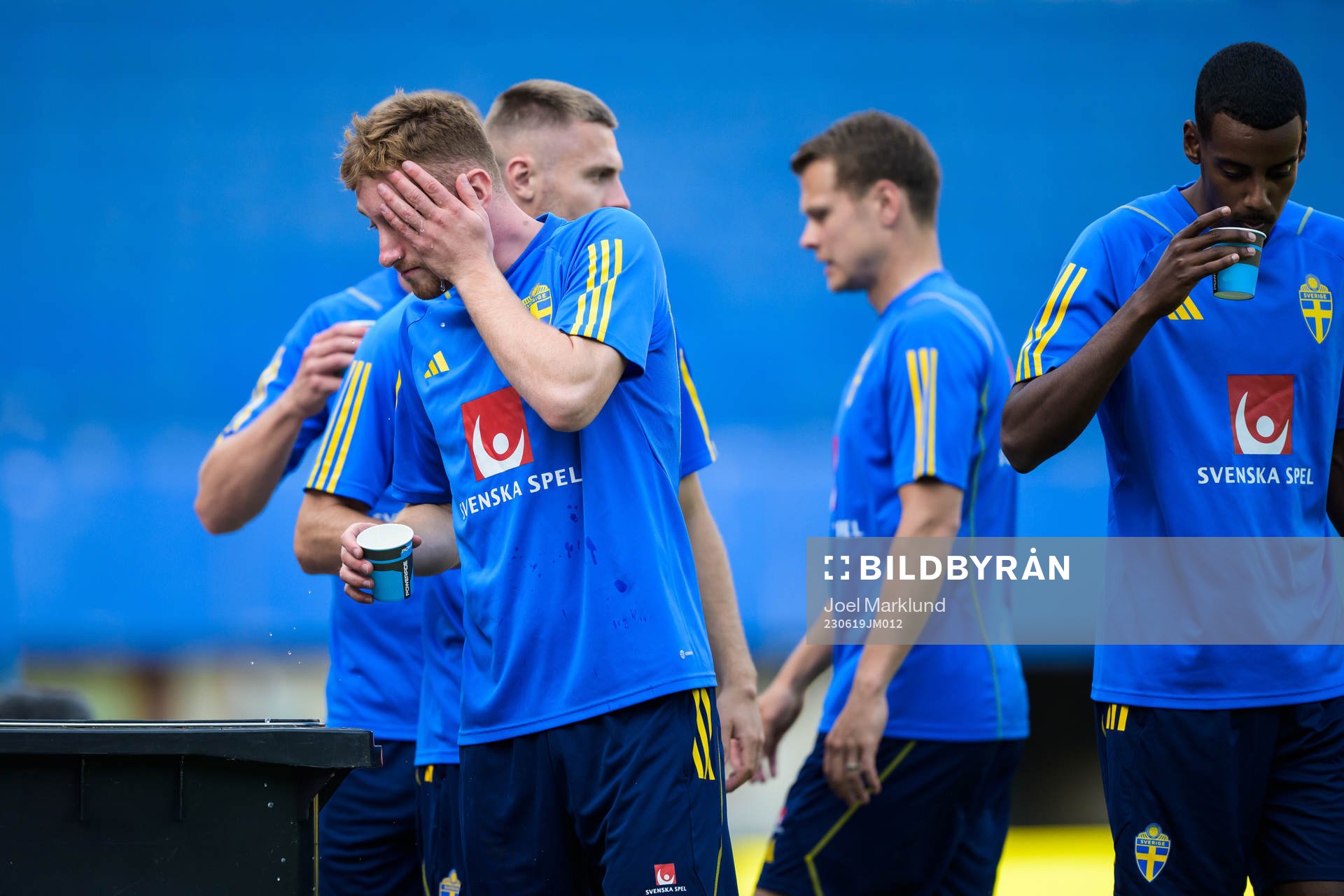 Dejan Kulusevski and Alexander Isak of the Swedish national