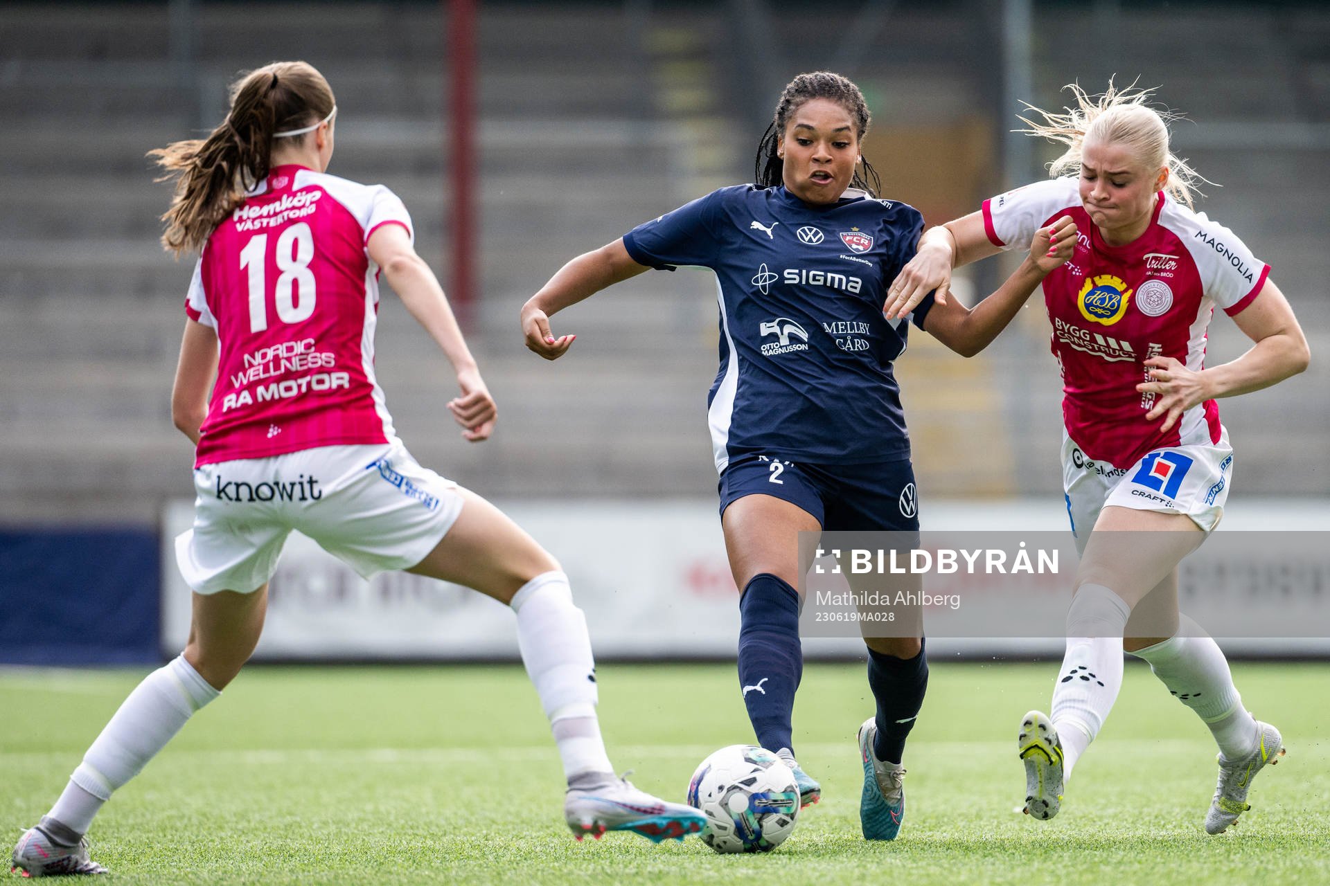 IK Uppsalas Julia Ragnarsson och Klara Folkesson mot FC