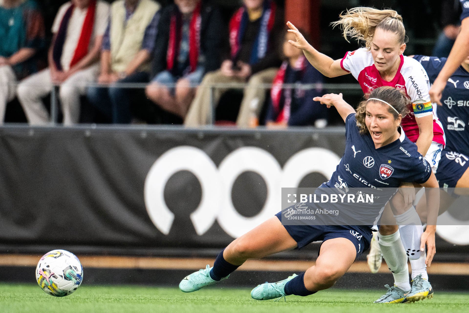 FC Rosengårds Loreta Kullashi och IK Uppsalas Agnes Nyberg