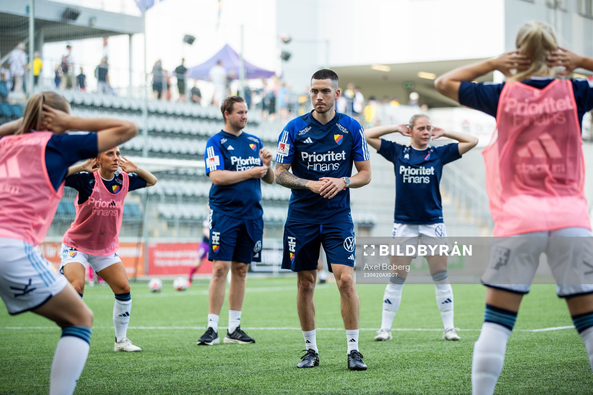 Djurgårdens naprapat Dan Tanaka och spelare