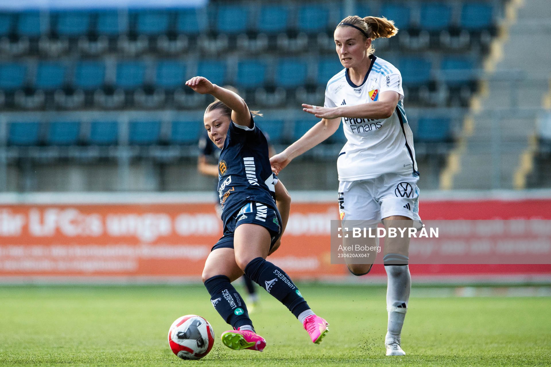 Linköpings Cornelia Kapocs och Djurgårdens Kamilla