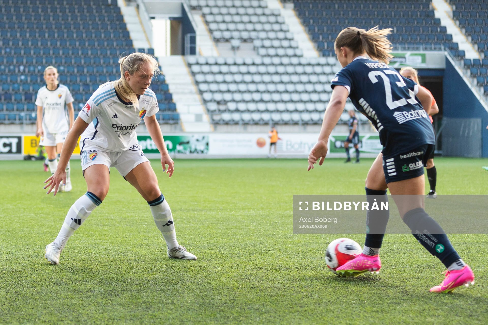 Djurgårdens Alice Bergström och Linköpings Cornelia