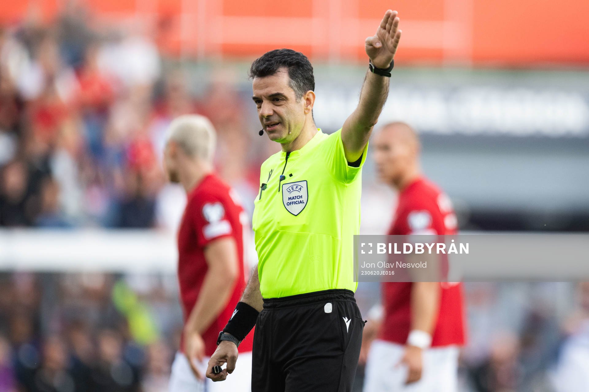 Referee Aleksandar Stavrev