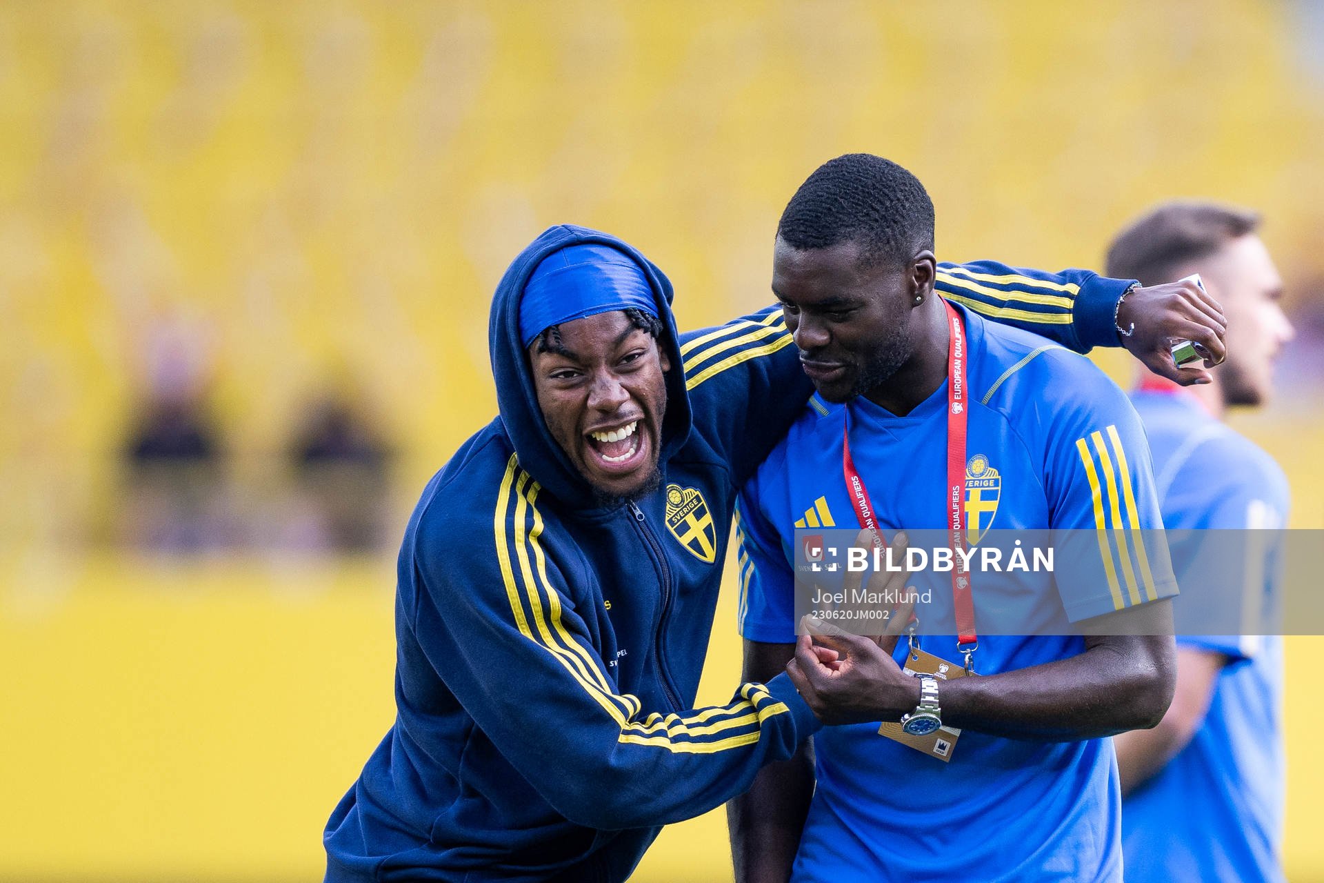 Anthony Elanga and Ken Sema of Sweden