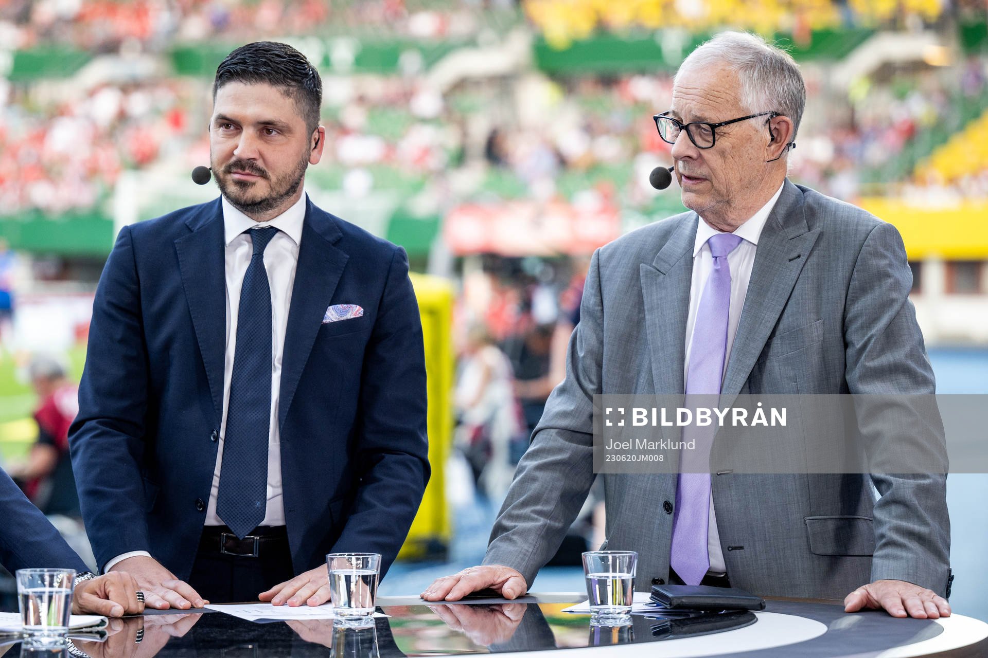 Commentators of Viaplay Bojan Djordjic and Lars Lagerbäck ahead of the UEFA Euro Qualifier football match between Austria and Sweden on June 20, 2023 in Vienna.