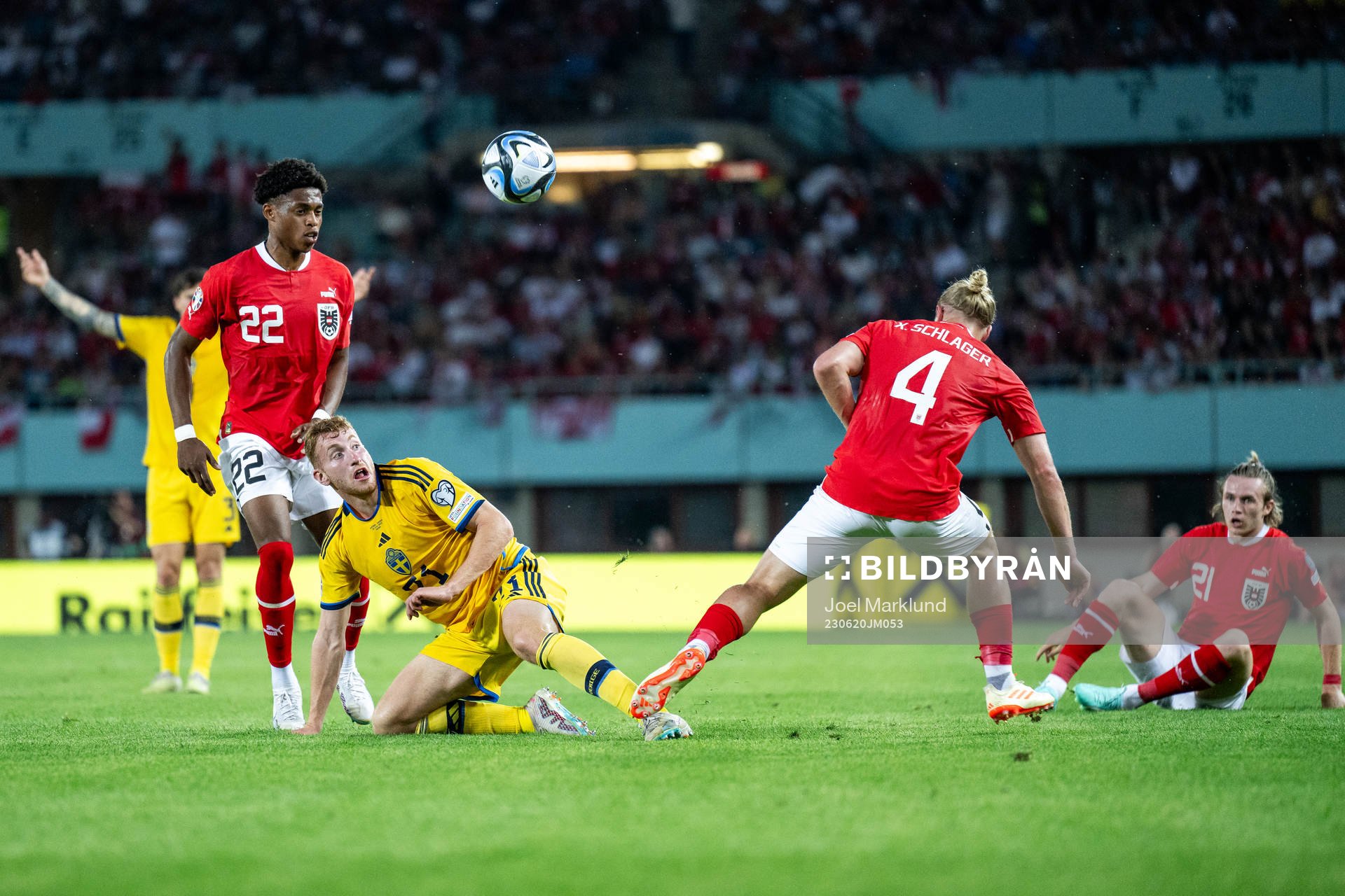 Junior Adamu, Xaver Schlager and Patrick Wimmer against Dejan Kulusevski of Sweden during the UEFA Euro Qualifier football match between Austria and Sweden on June 20, 2023 in Vienna.