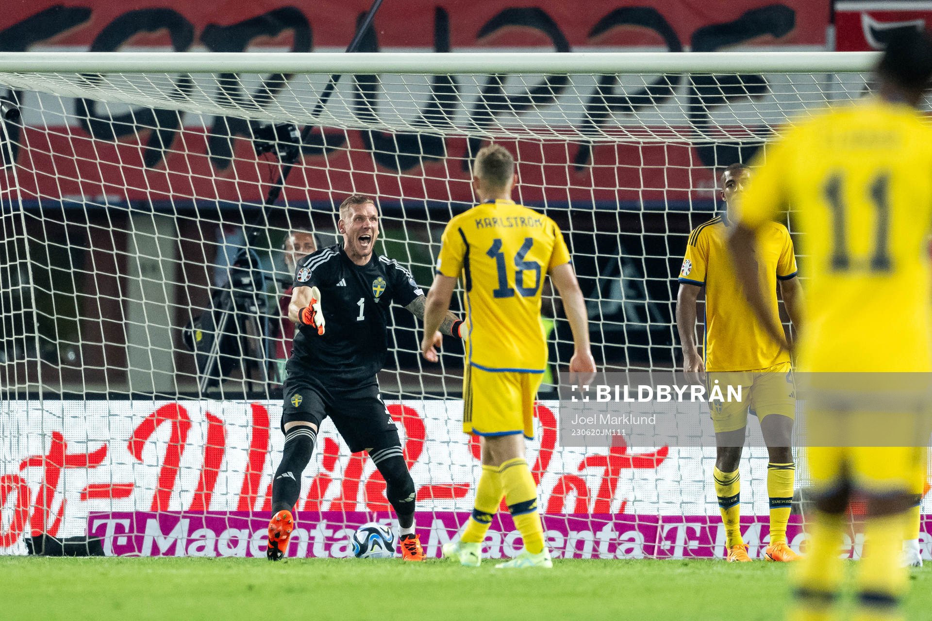 Goalkeeper Robin Olsen of Sweden reacts