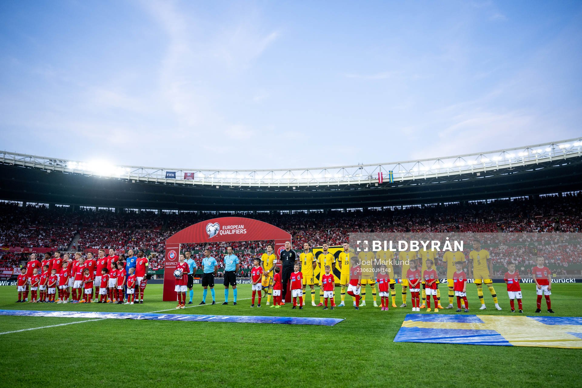 Players of Austria and Sweden