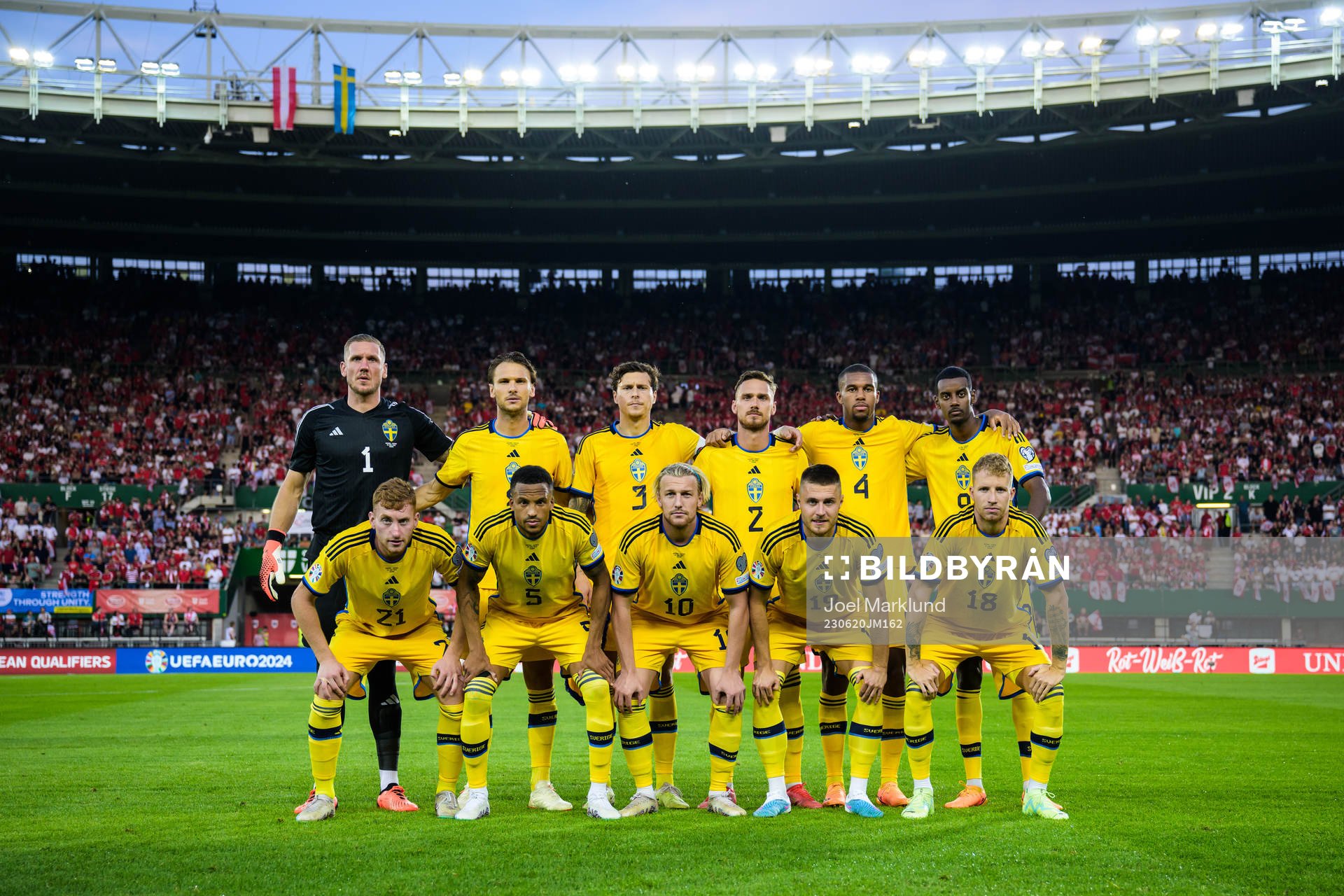 The starting eleven players of Sweden pose