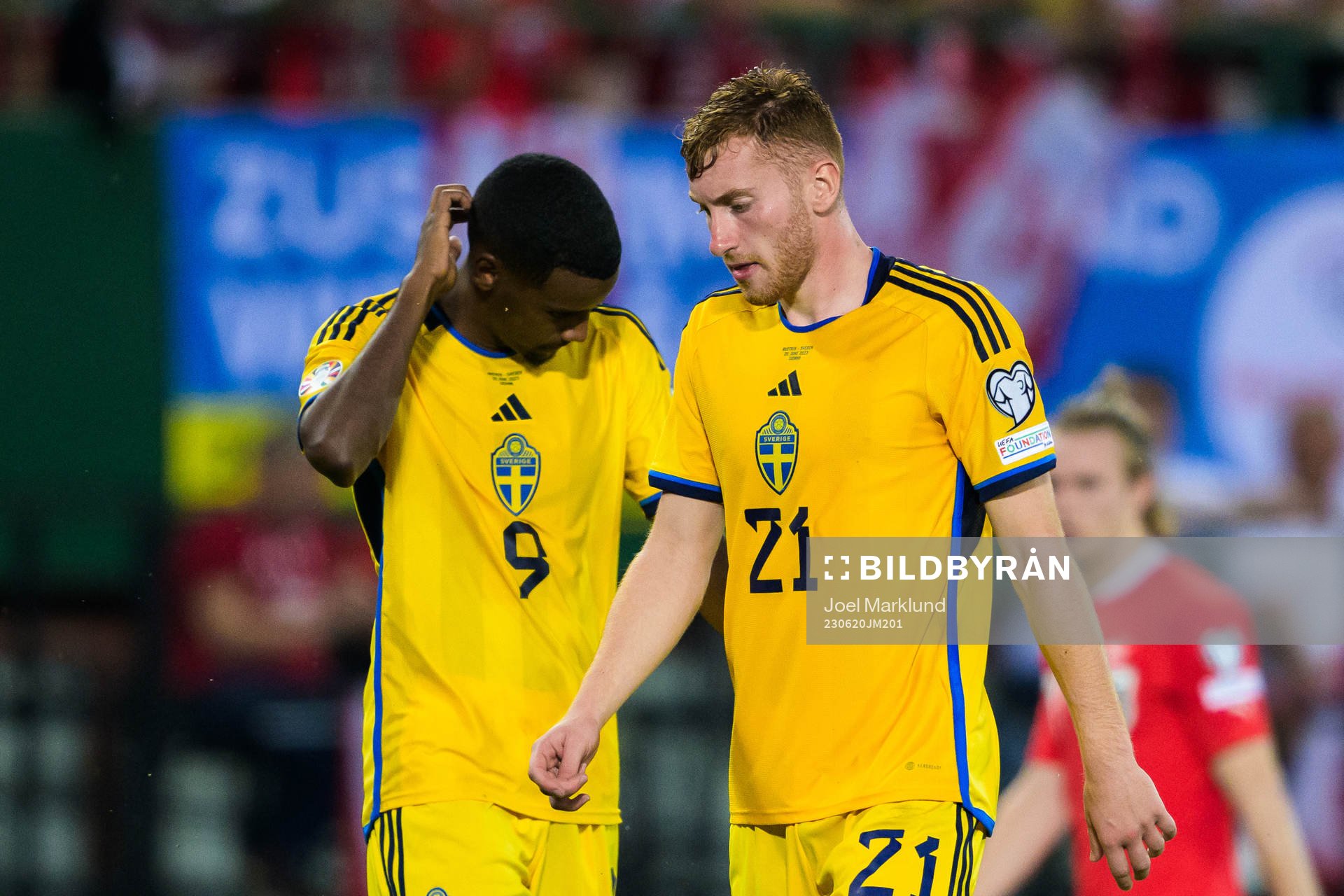 Alexander Isak and Dejan Kulusevski of Sweden look dejected