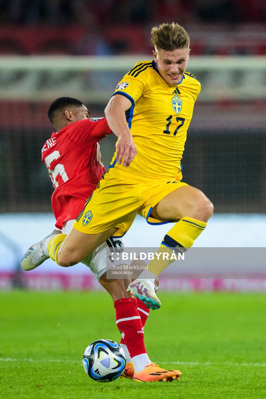 Phillipp Mwene of Austria and Viktor Gyökeres of Sweden