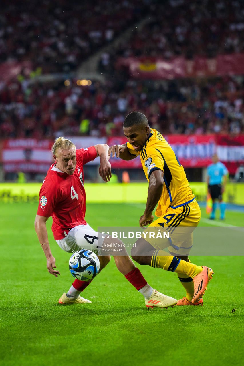 Xaver Schlager of Austria and Isak Hien of Sweden
