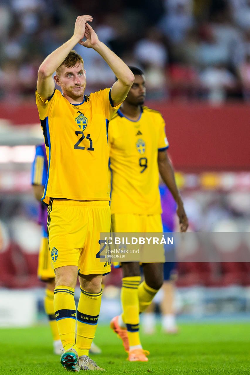 Dejan Kulusevski of Sweden looks dejected
