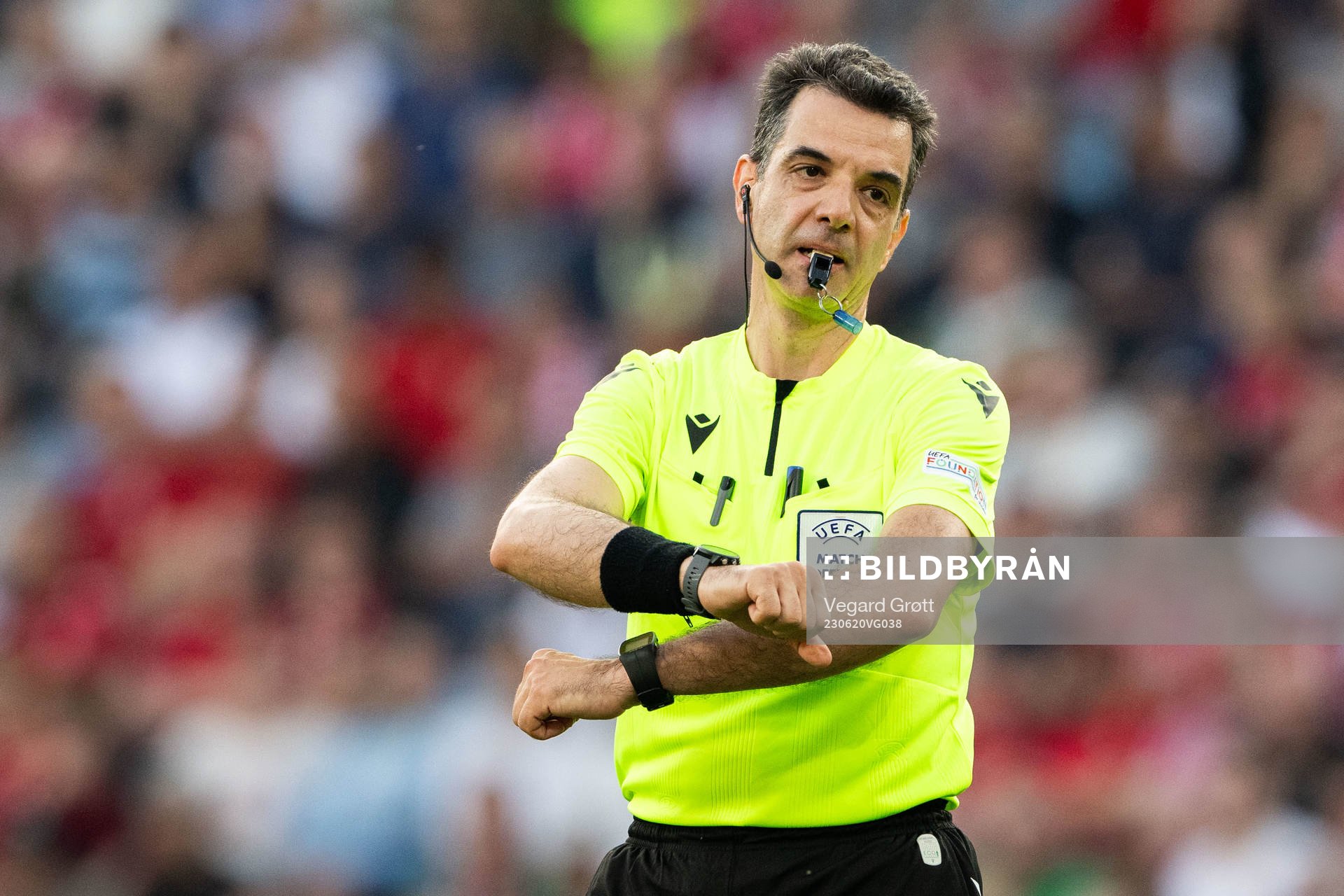 Referee Aleksandar Stavrev