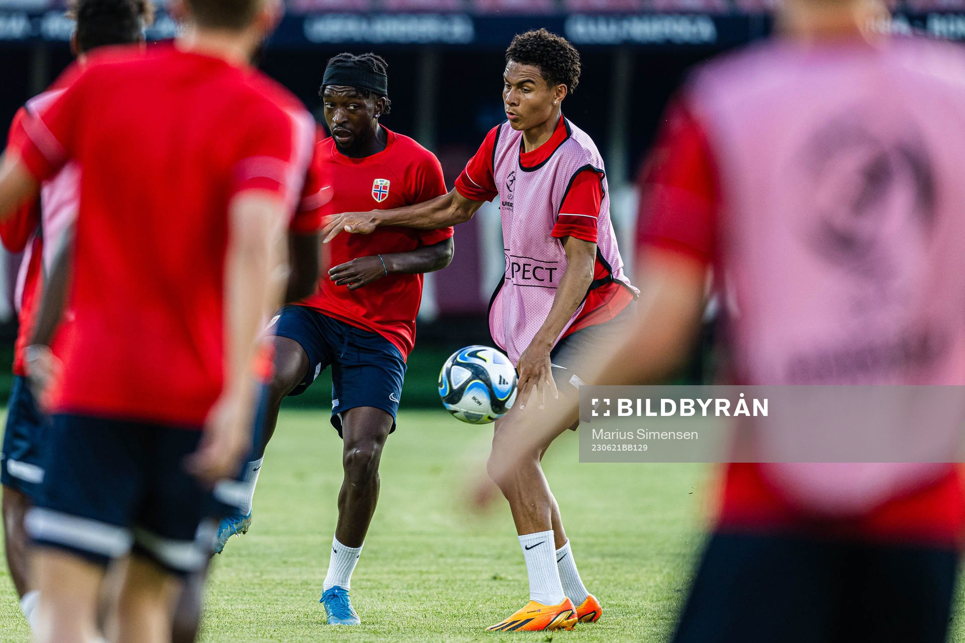 Warren Kamanzi and Antonio Nusa of the Norwegian under-21
