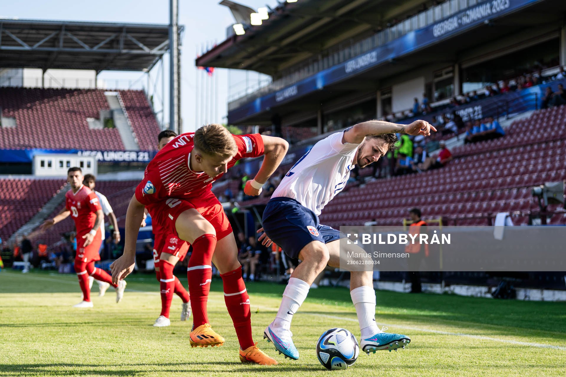 Lewin Blum of Switzerland and Christos Zafeiris of Norway