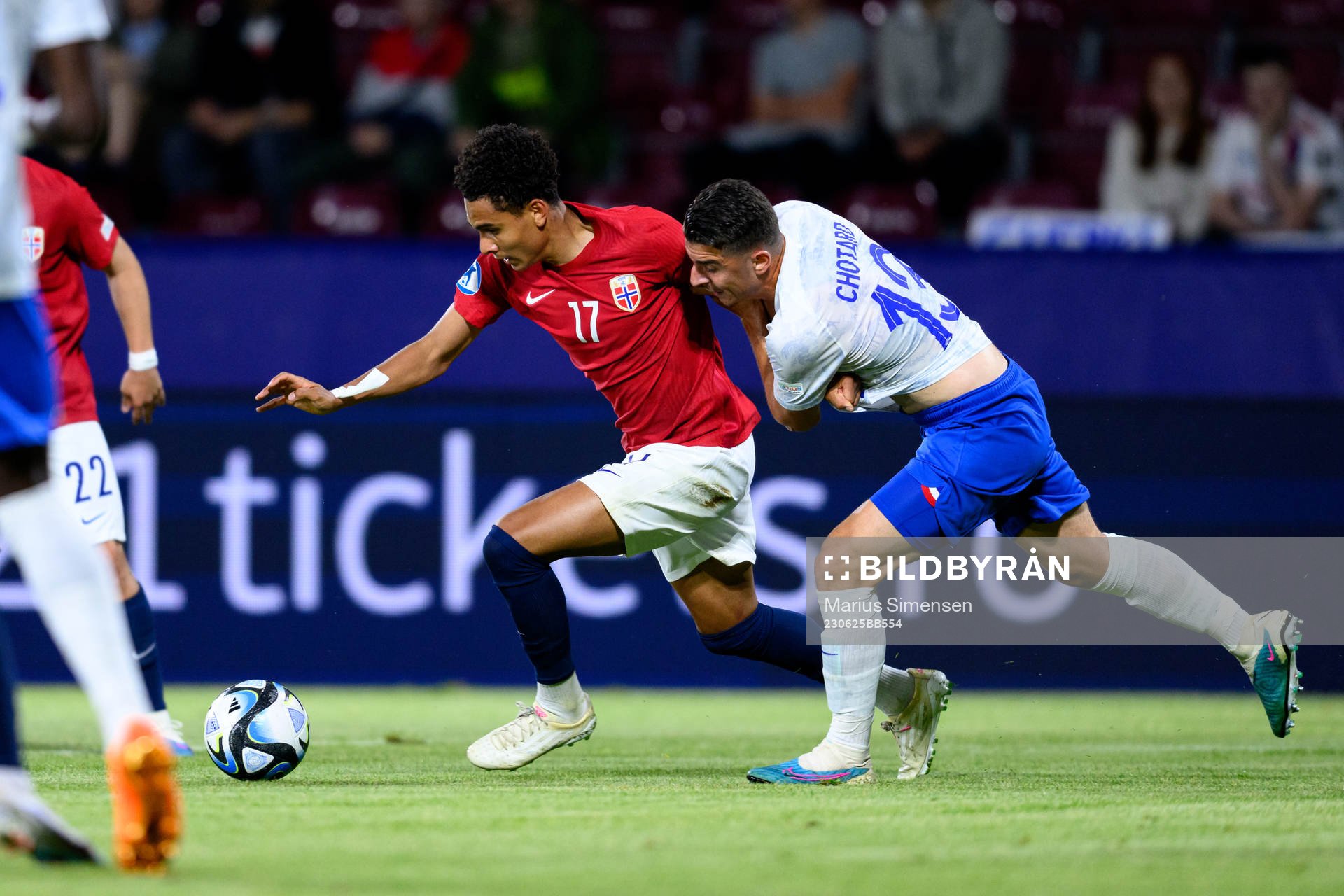 Antonio Nusa of Norway and Joris Chotard of France