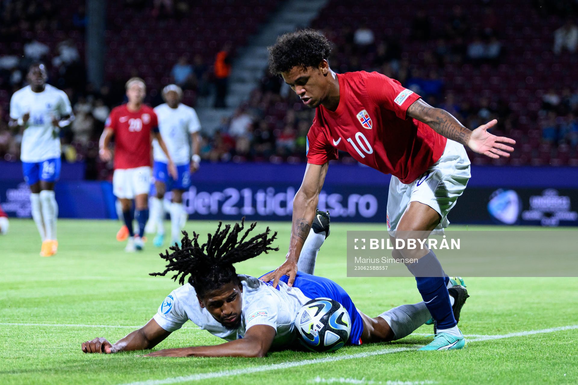 Yasser Larouci of France and Oscar Bobb of Norway