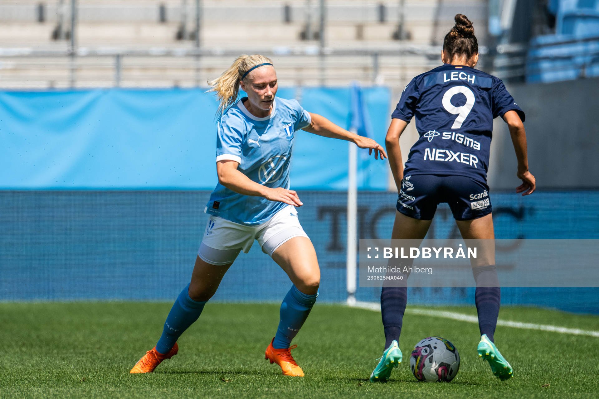 Malmö FFs Madeleine Hejde och FC Rosengårds Josephine Lech