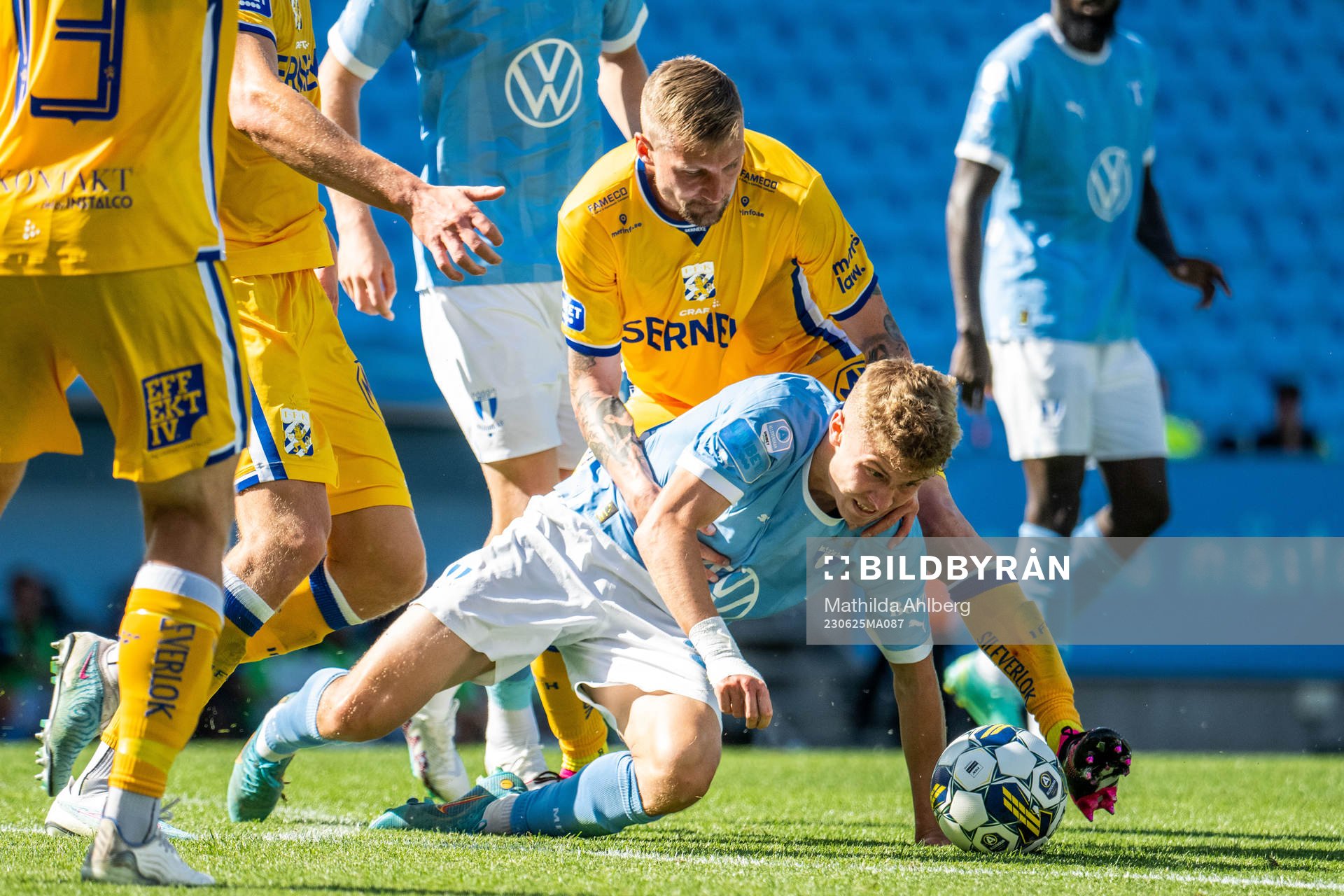 IFK Göteborgs Sebastian Eriksson och Malmö FFs Hugo Bolin