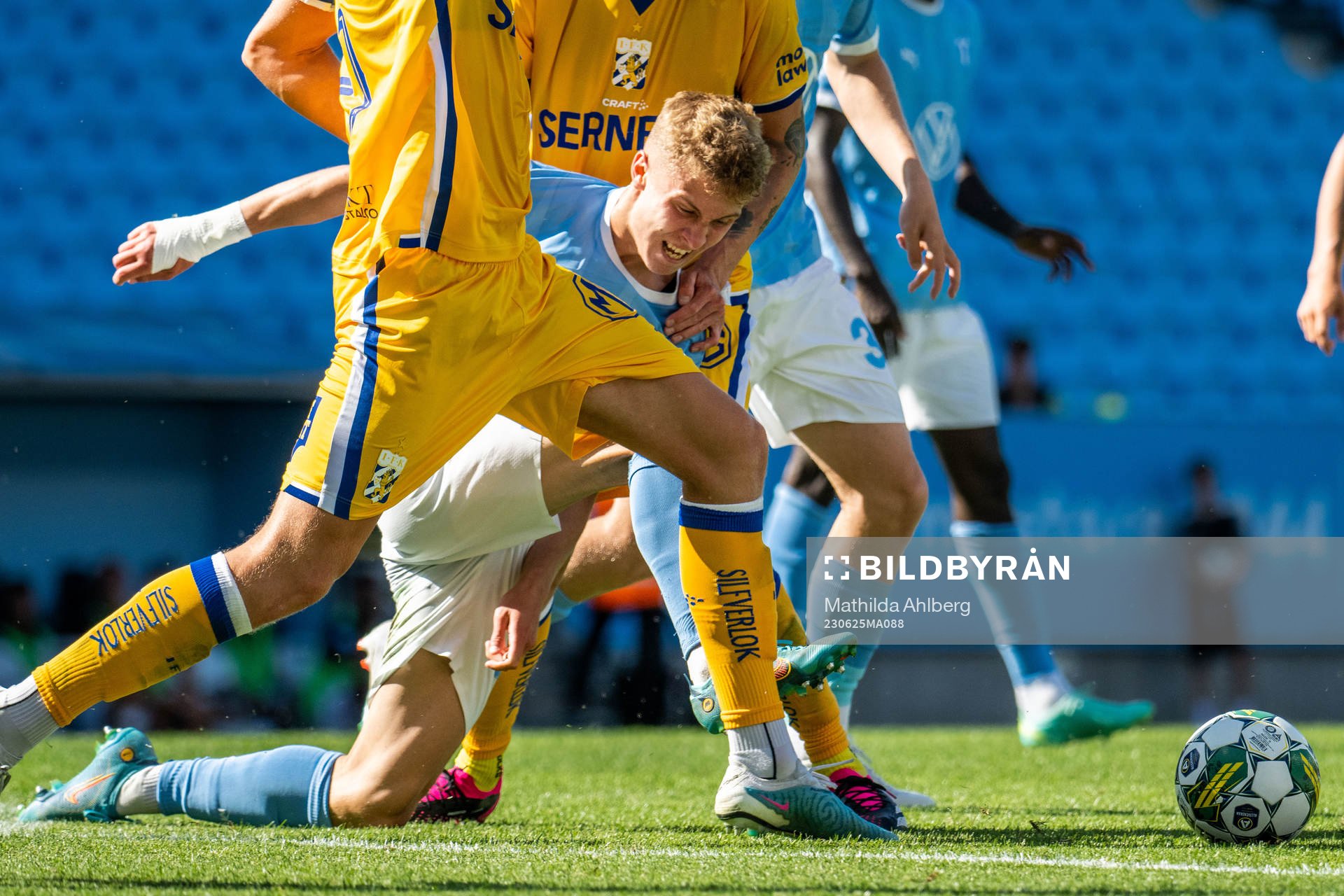 IFK Göteborgs Sebastian Eriksson och Malmö FFs Hugo Bolin