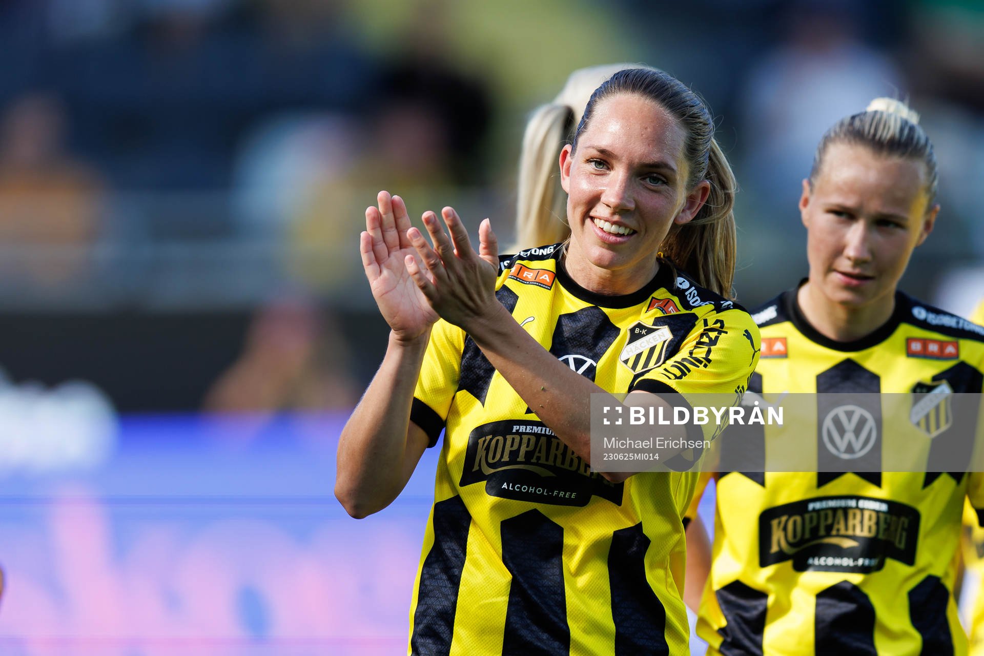 Häckens Elin Rubensson jublar