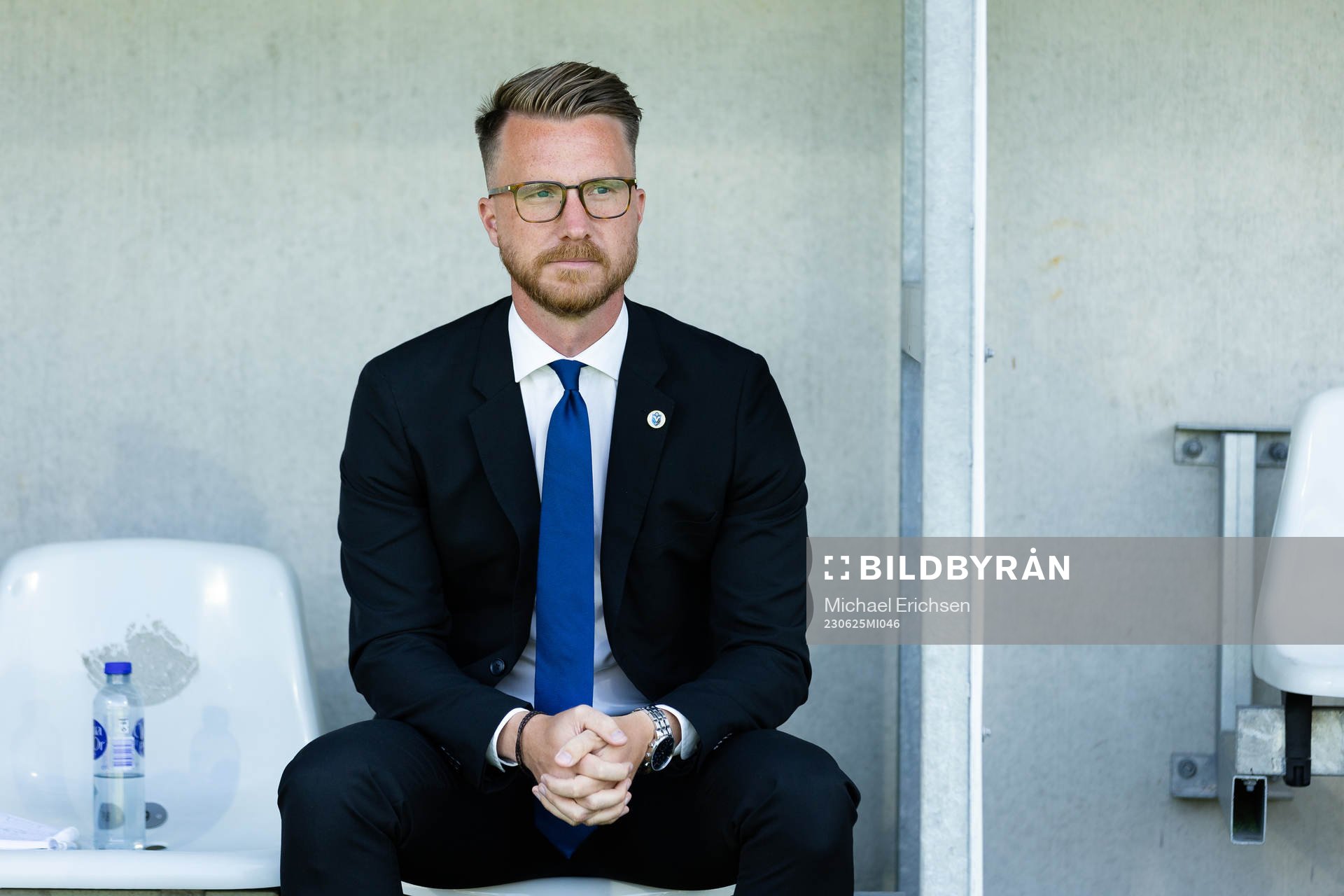 Växjö DFFs tränare Olof Unogård innan fotbollsmatchen i