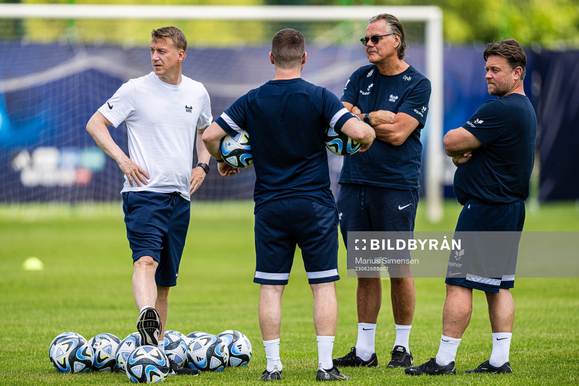 Leif Gunnar Smerud, head coach, and Fysio Bård Homstøl of the Norwegian under-21 national football team during a training session on June 26, 2023 in Cluj-Napoca.