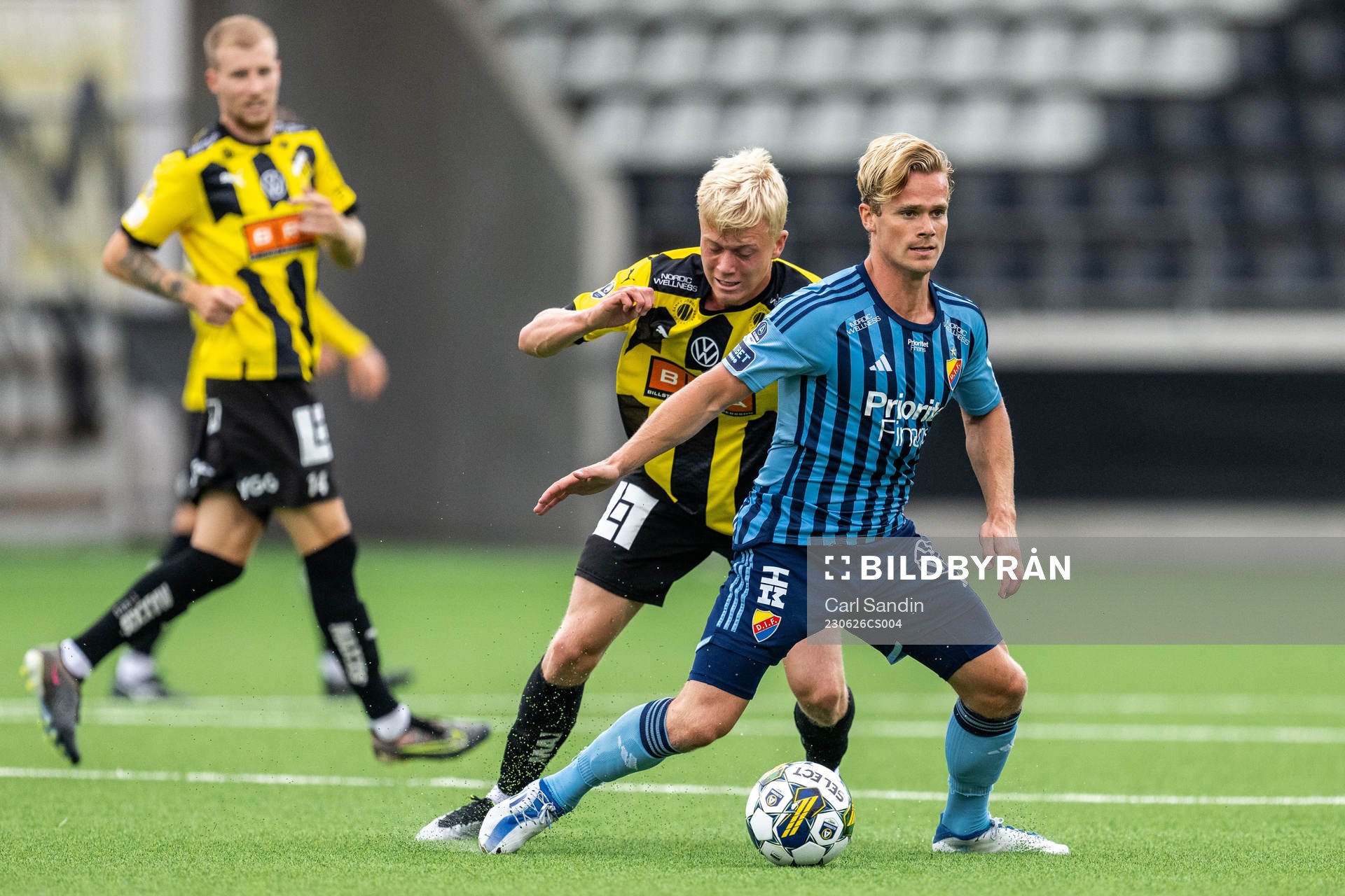 Häckens Isak Brusberg och Djurgårdens Hampus Finndell