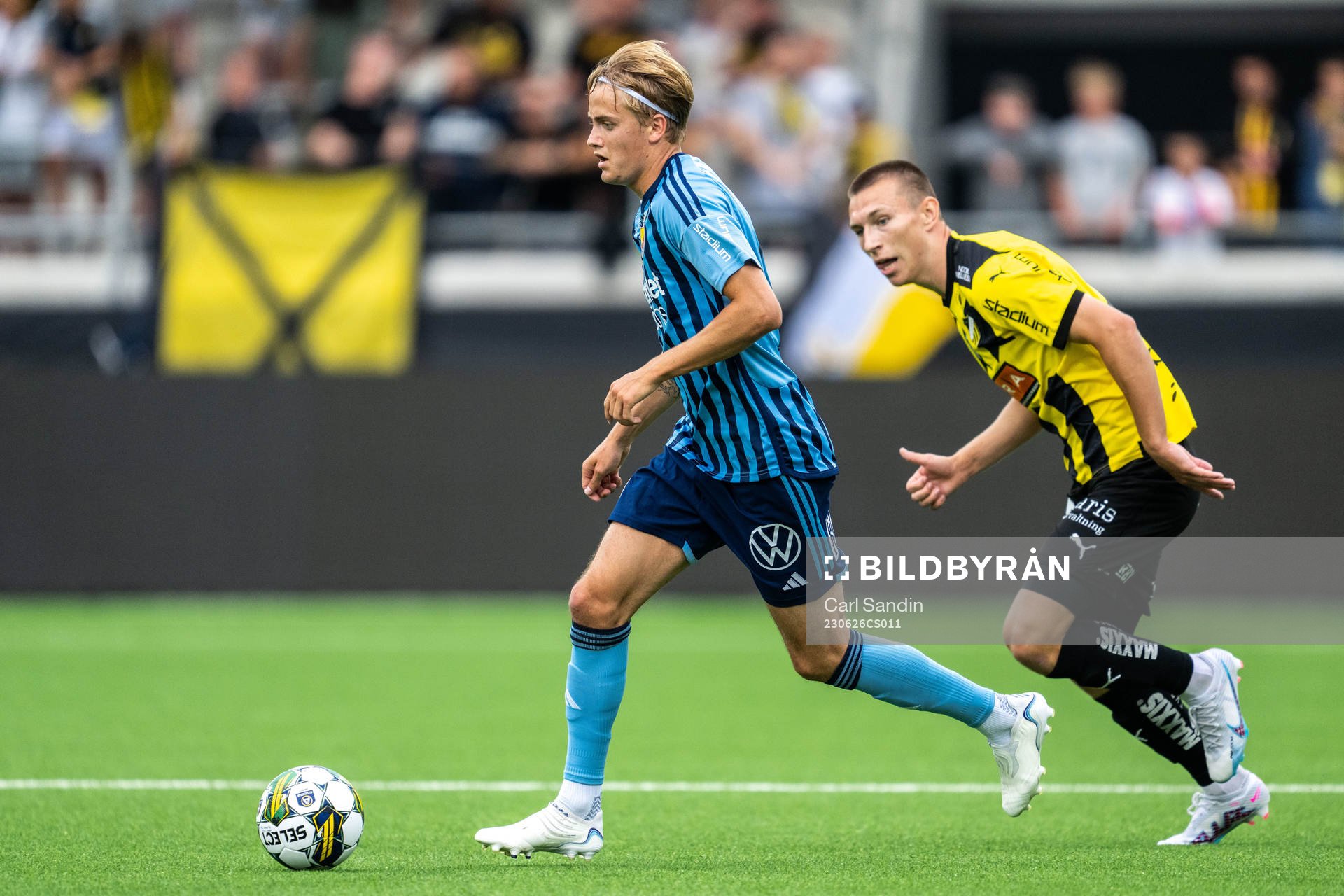 Djurgårdens Oskar Fallenius och Häckens Kristoffer Lund